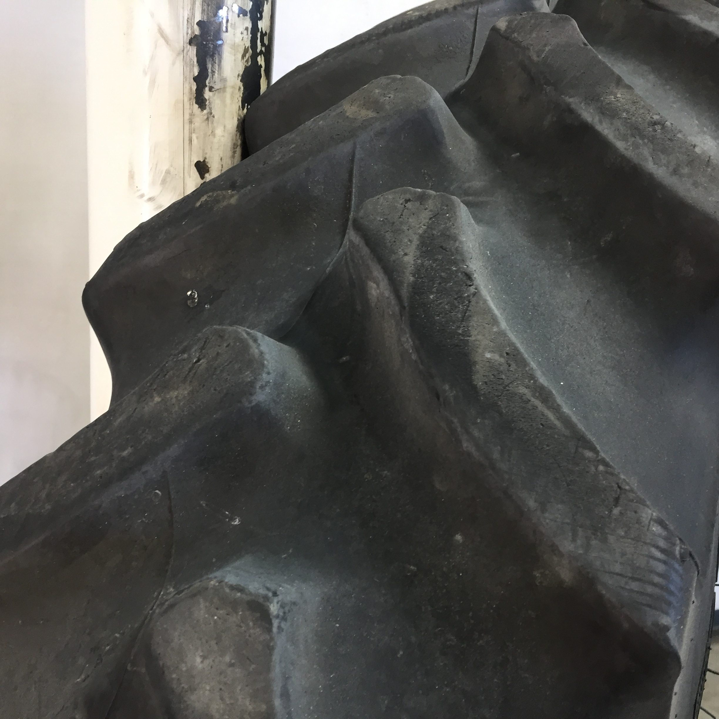 320/90R42 Firestone Radial 9000 R-1W Tire RT008816