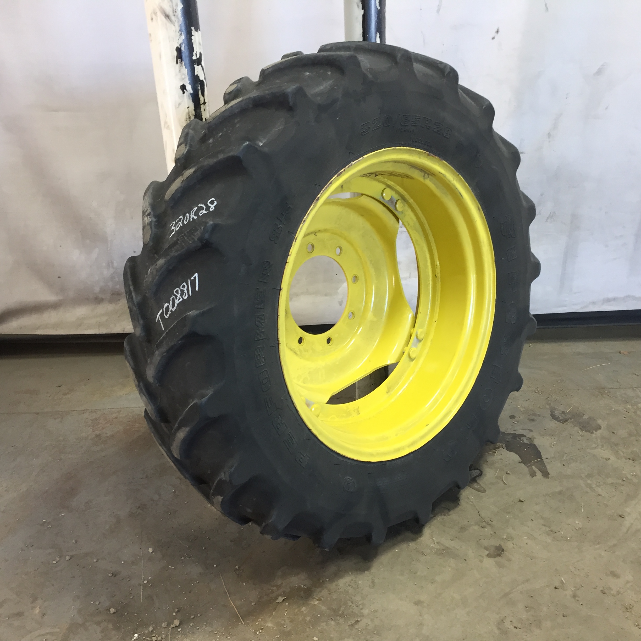 28''D x 10''W Stub Disc (groups of 2 bolts) Wheel WT008817RIM