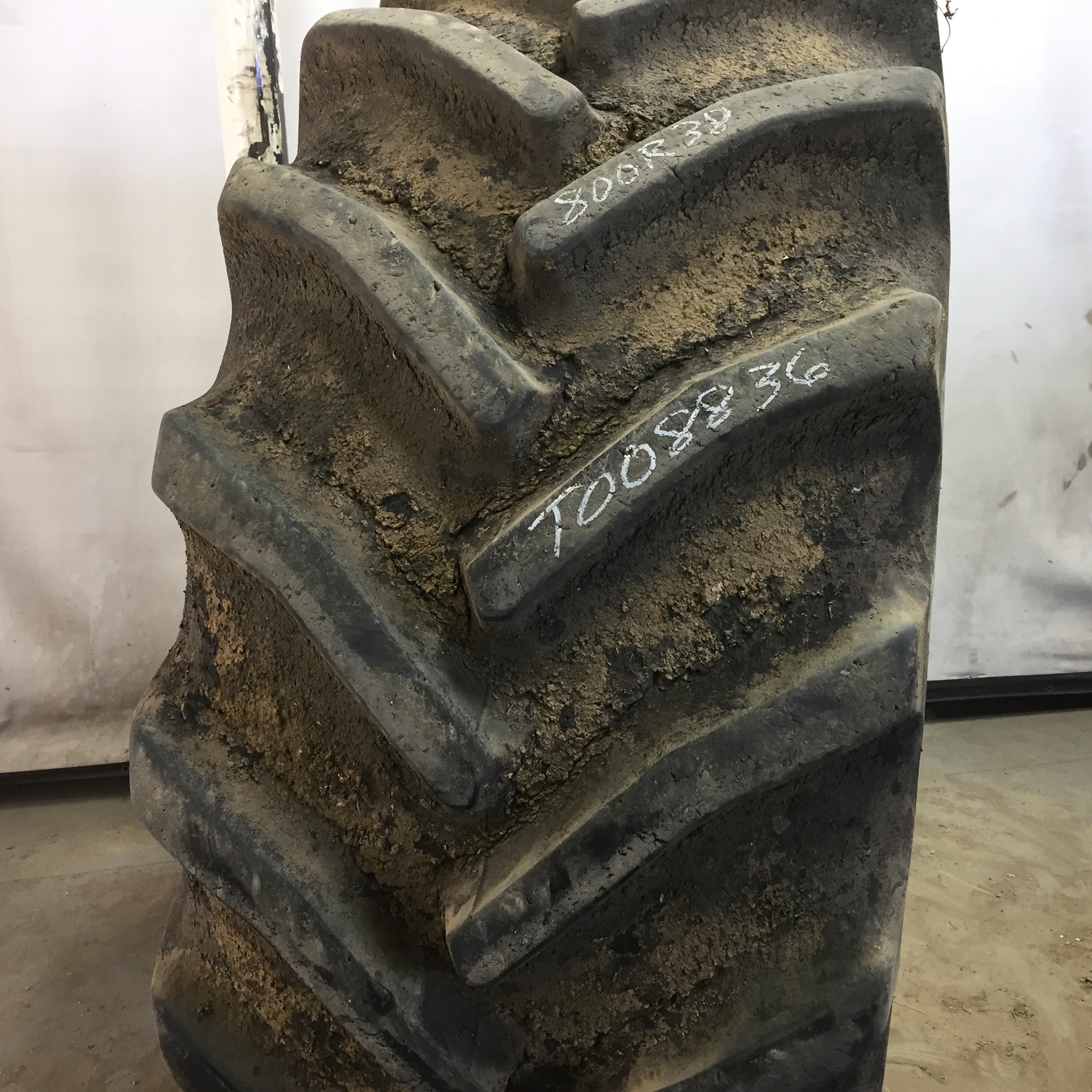 800/70R38 Goodyear Farm DT820 Super Traction R-1W Tire T008836