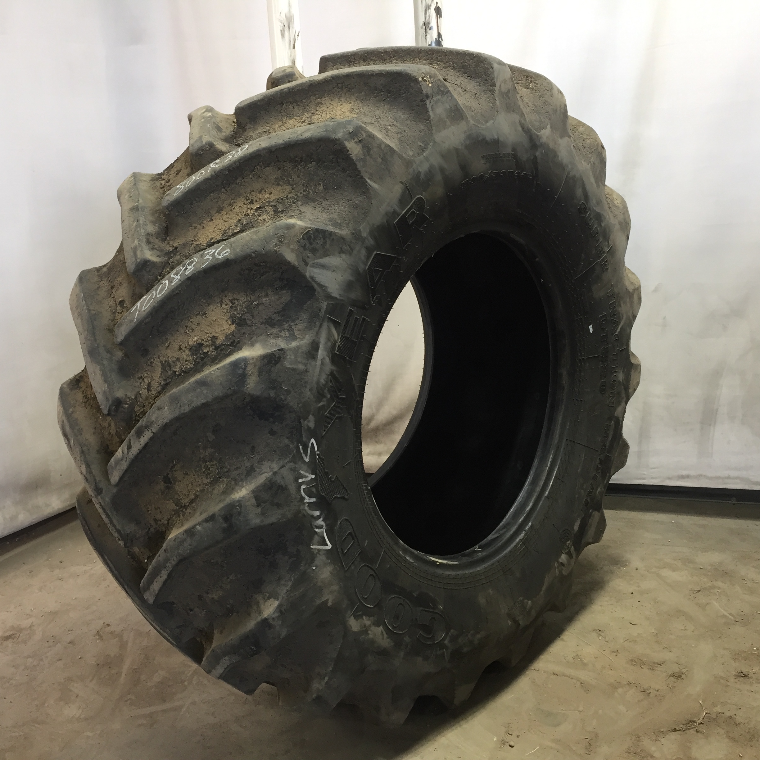 800/70R38 Goodyear Farm DT820 Super Traction R-1W Tire T008836