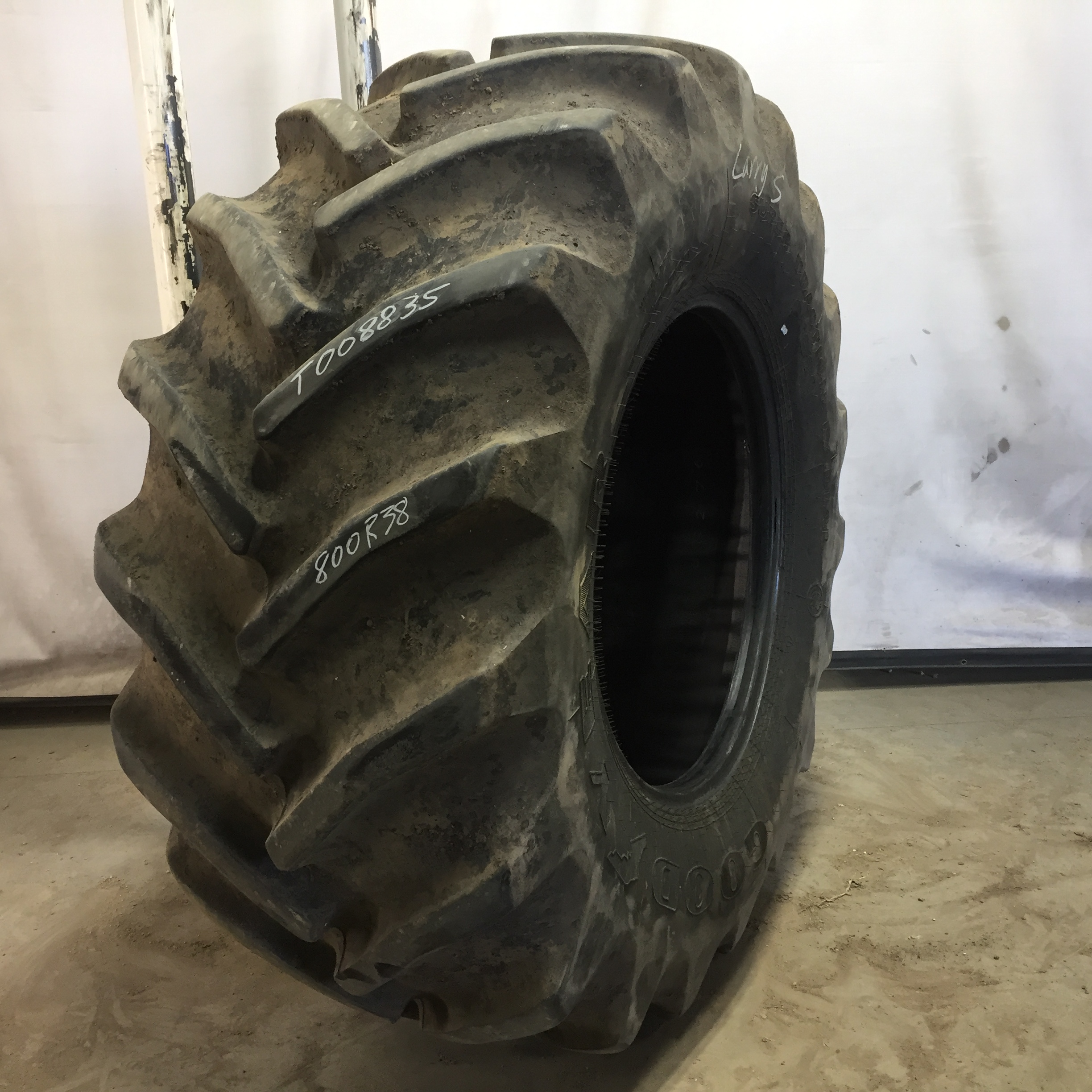 800/70R38 Goodyear Farm DT820 Super Traction R-1W Tire T008835