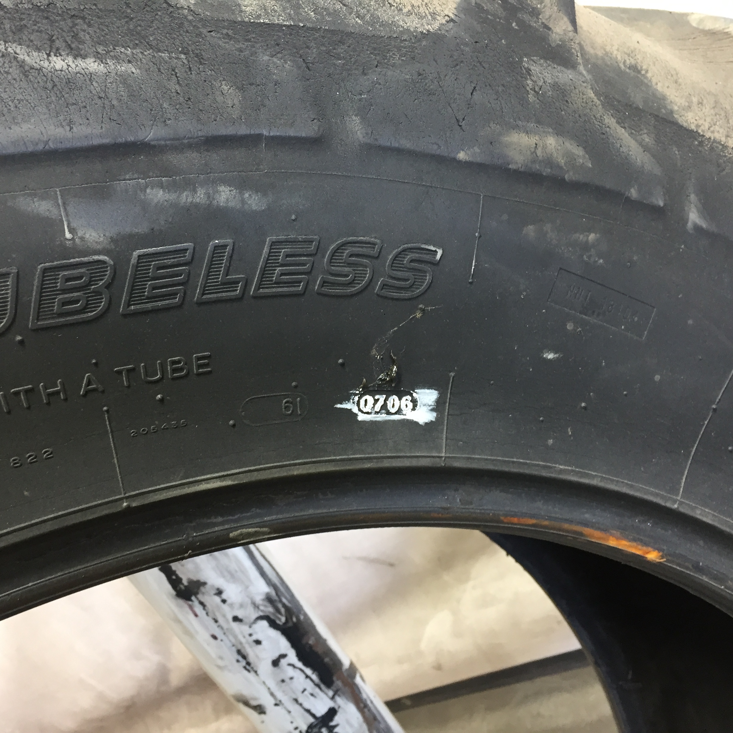 380/85R34 Michelin AgriBib R-1W Tire T008834