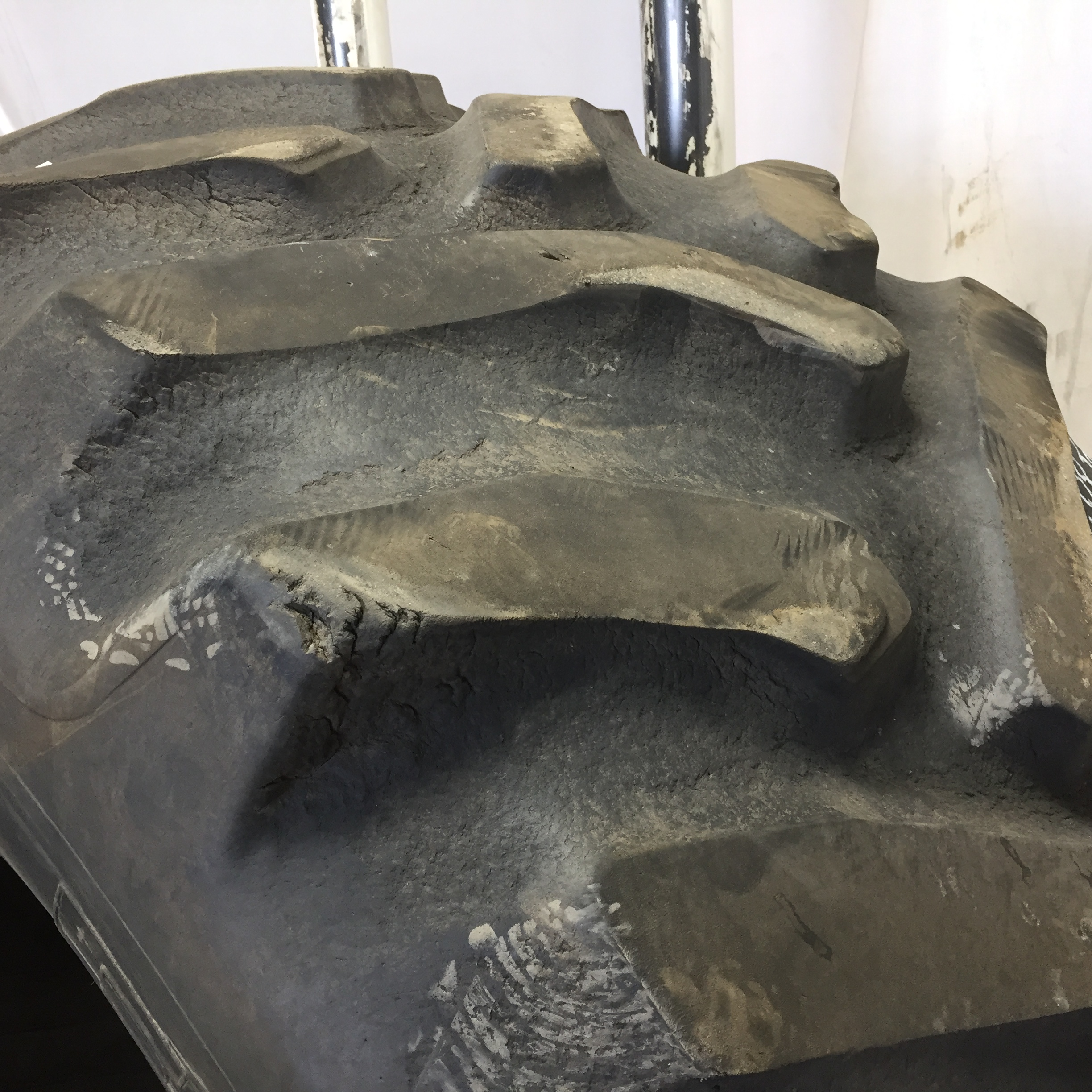 30.5/L-32 Goodyear Farm Dyna Torque II R-1 Tire T008832