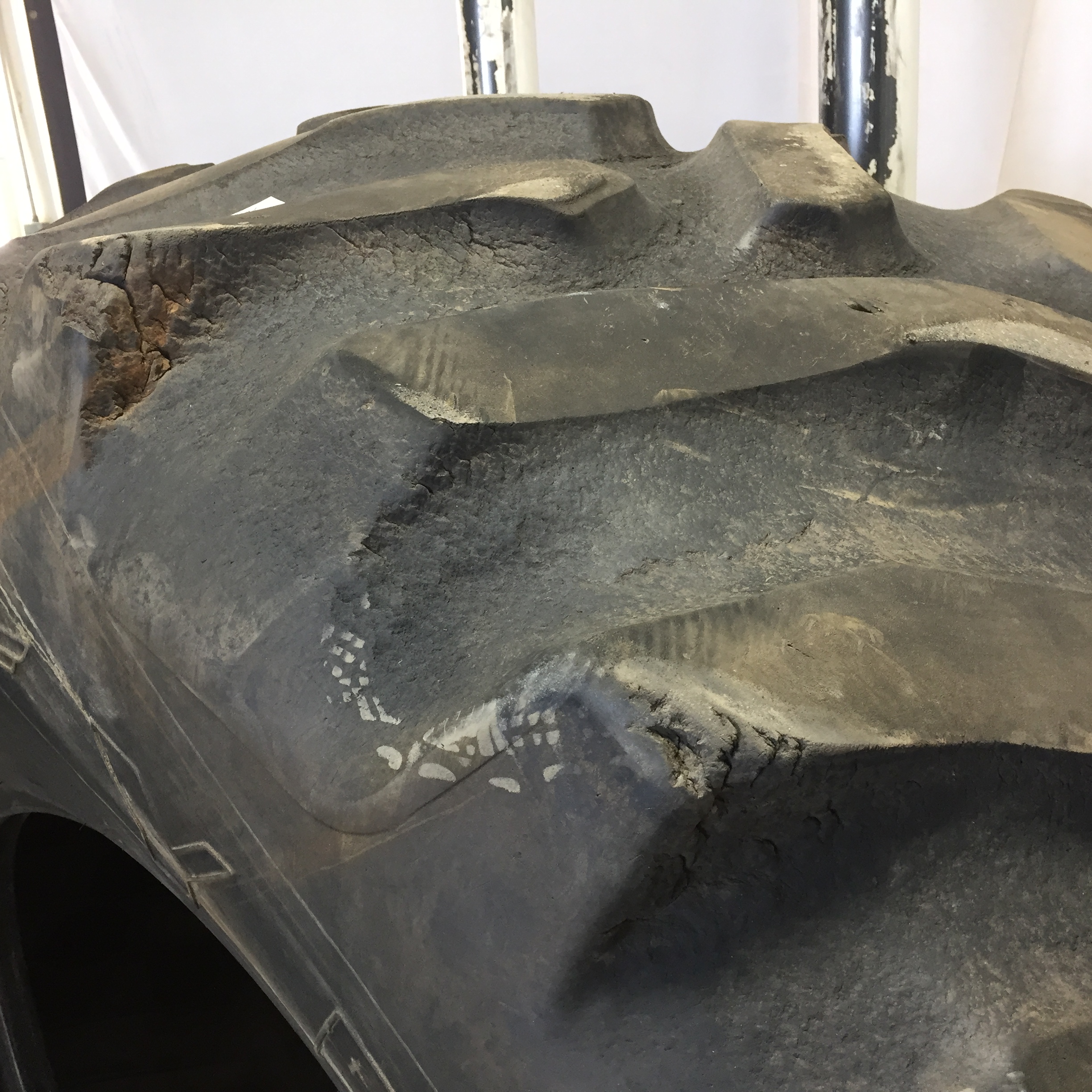 30.5/L-32 Goodyear Farm Dyna Torque II R-1 Tire T008832