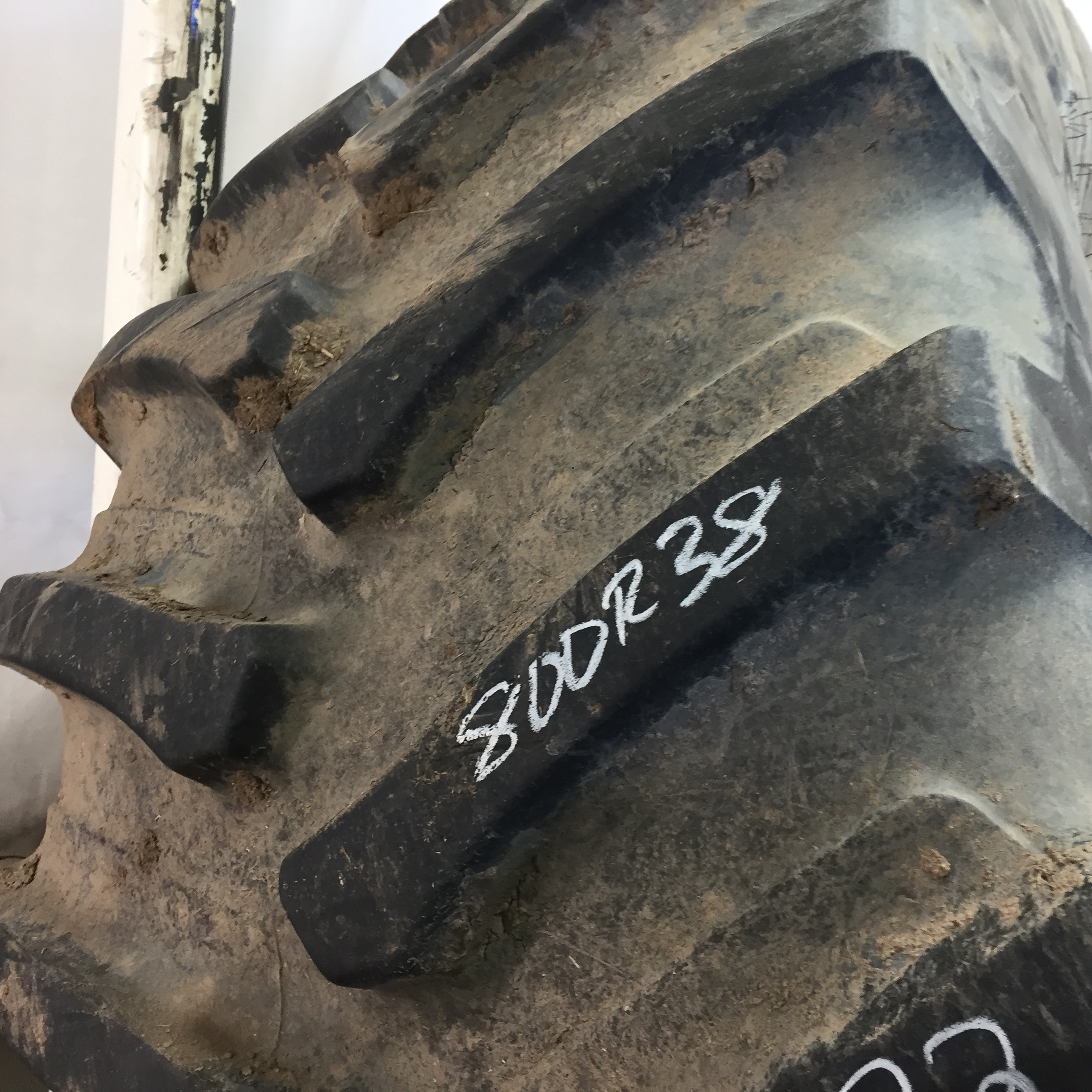 800/70R38 Firestone Radial Deep Tread 23 R-1W Tire RT008822