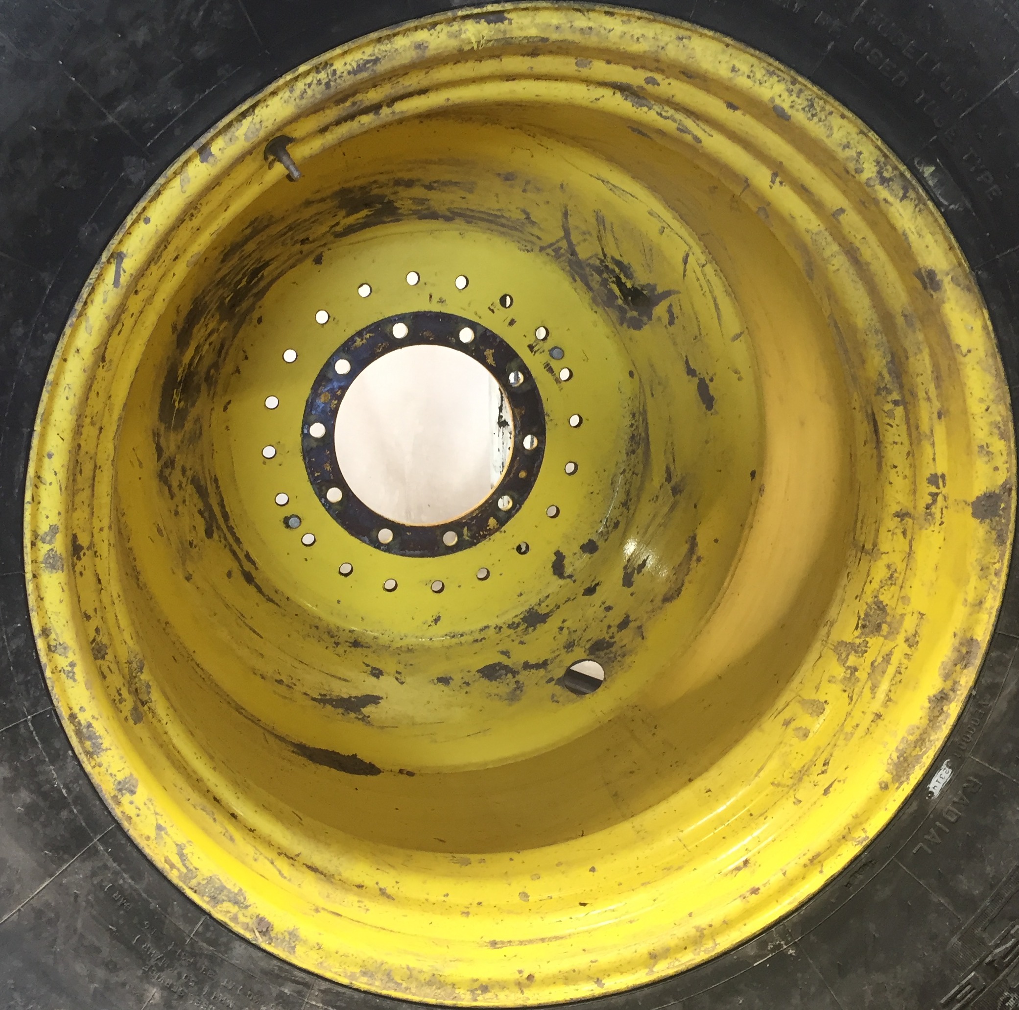 38''D x 25''W Straddle Dual Wheel WT008821