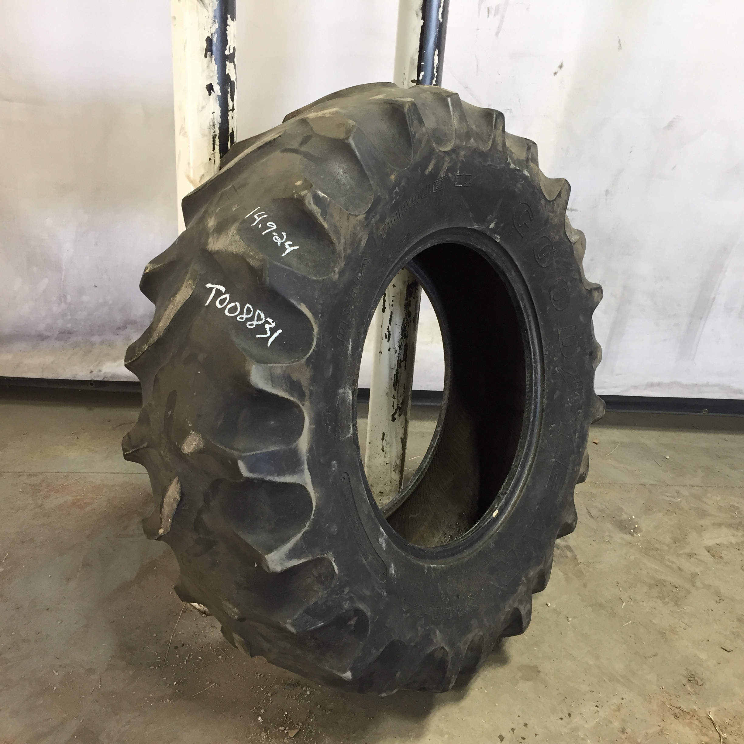 14.9/-24 Goodyear Farm Dyna Torque II R-1 Tire T008831