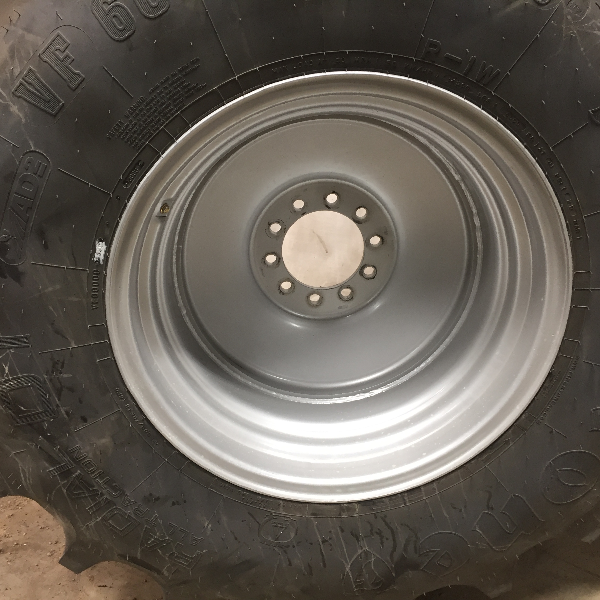 600/70R28 Firestone Radial All Traction DT CFO R-1W Tire-Wheel Assembly T008838