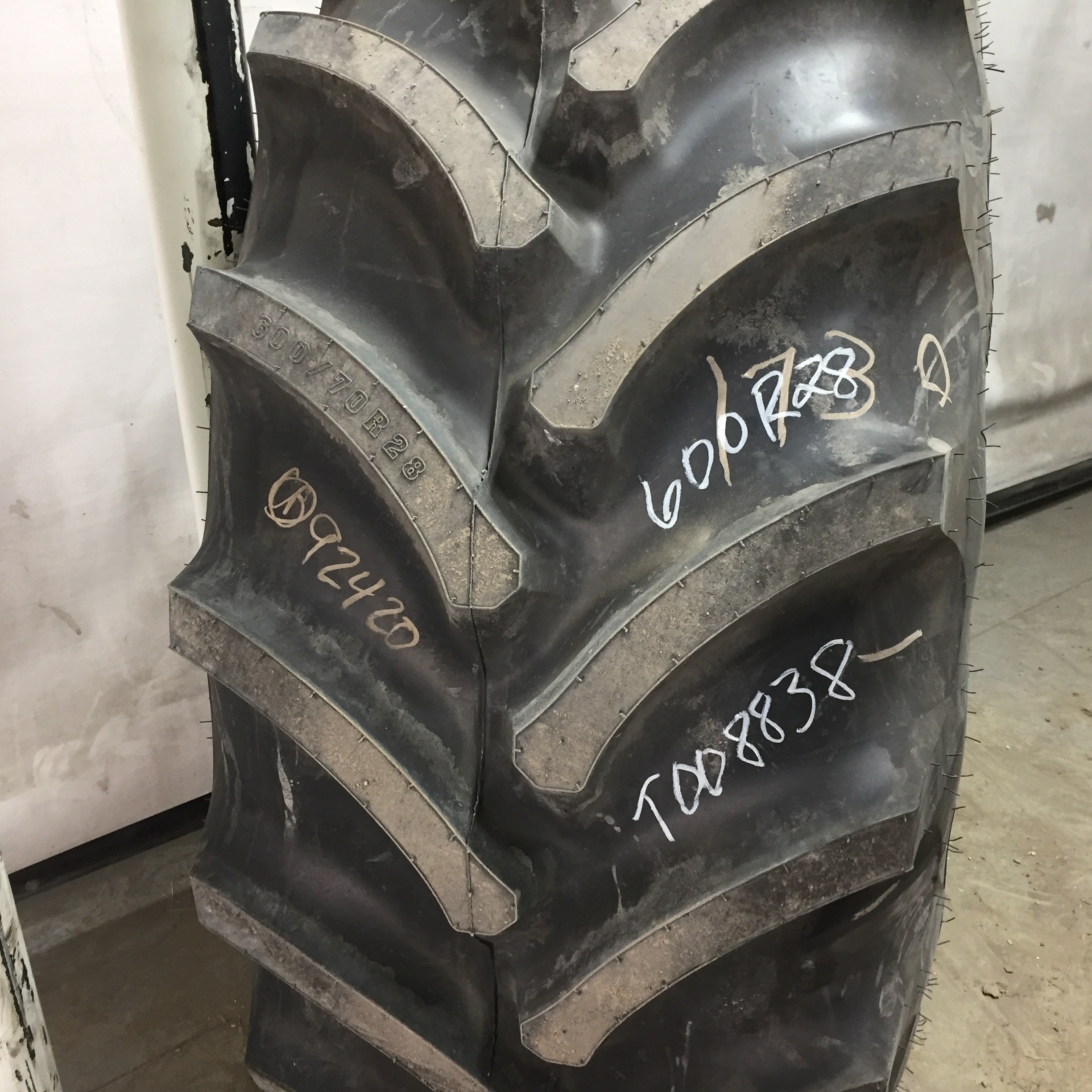 600/70R28 Firestone Radial All Traction DT CFO R-1W Tire RT008838