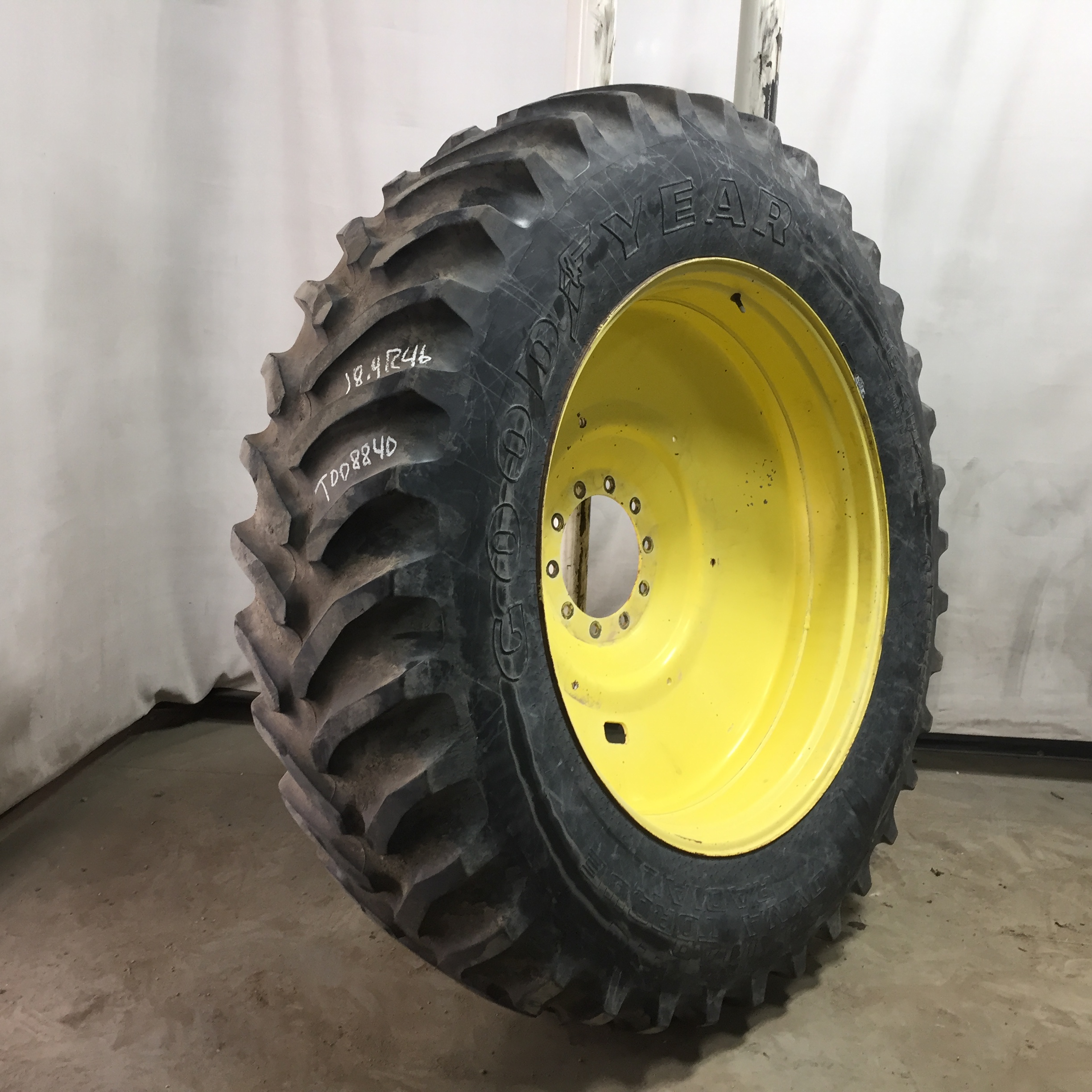 18.4/R46 Goodyear Farm Dyna Torque Radial R-1 Tire-Wheel Assembly T008840