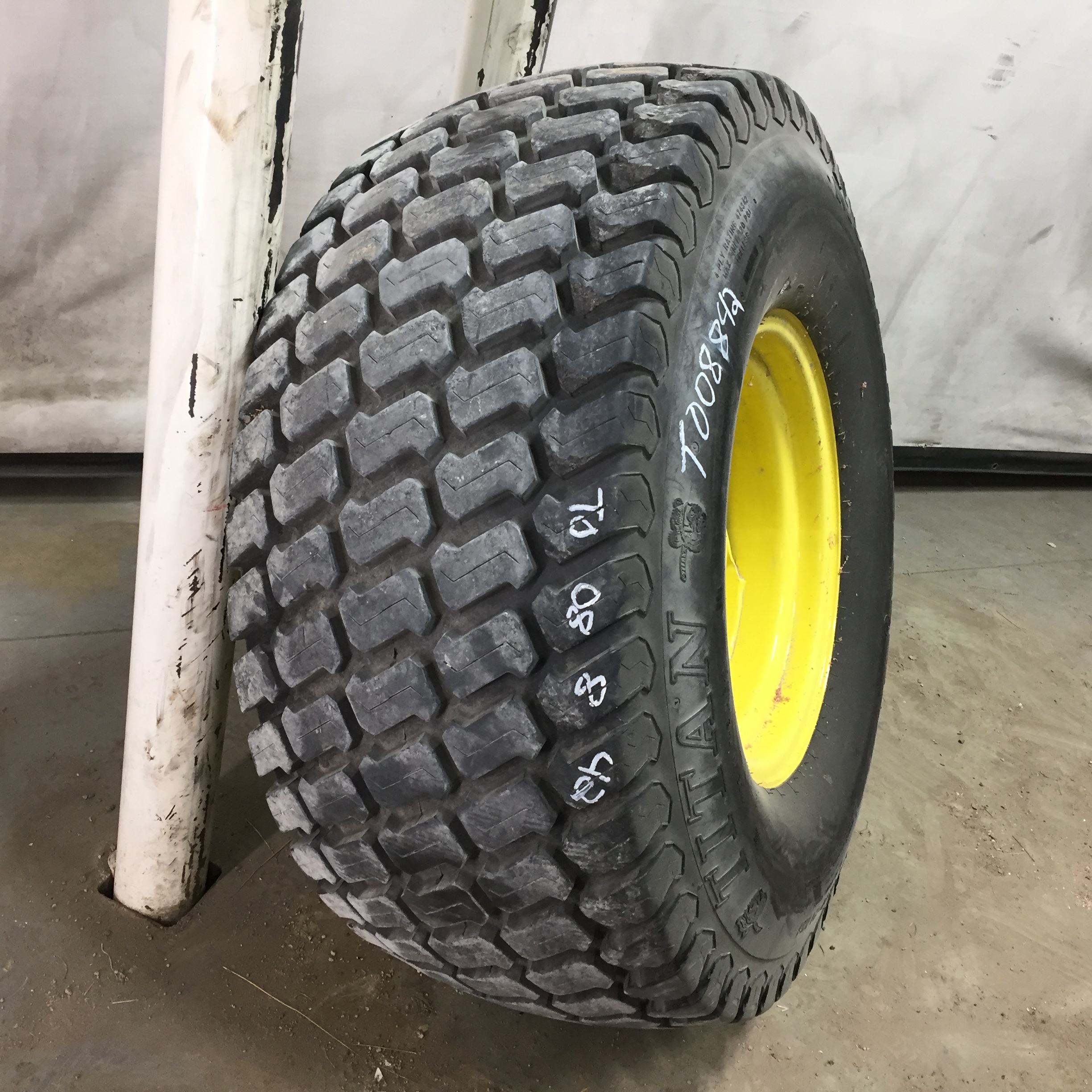 44/18.00-20 Titan Farm Multi Trac C/S HF-1 Tire RT008842