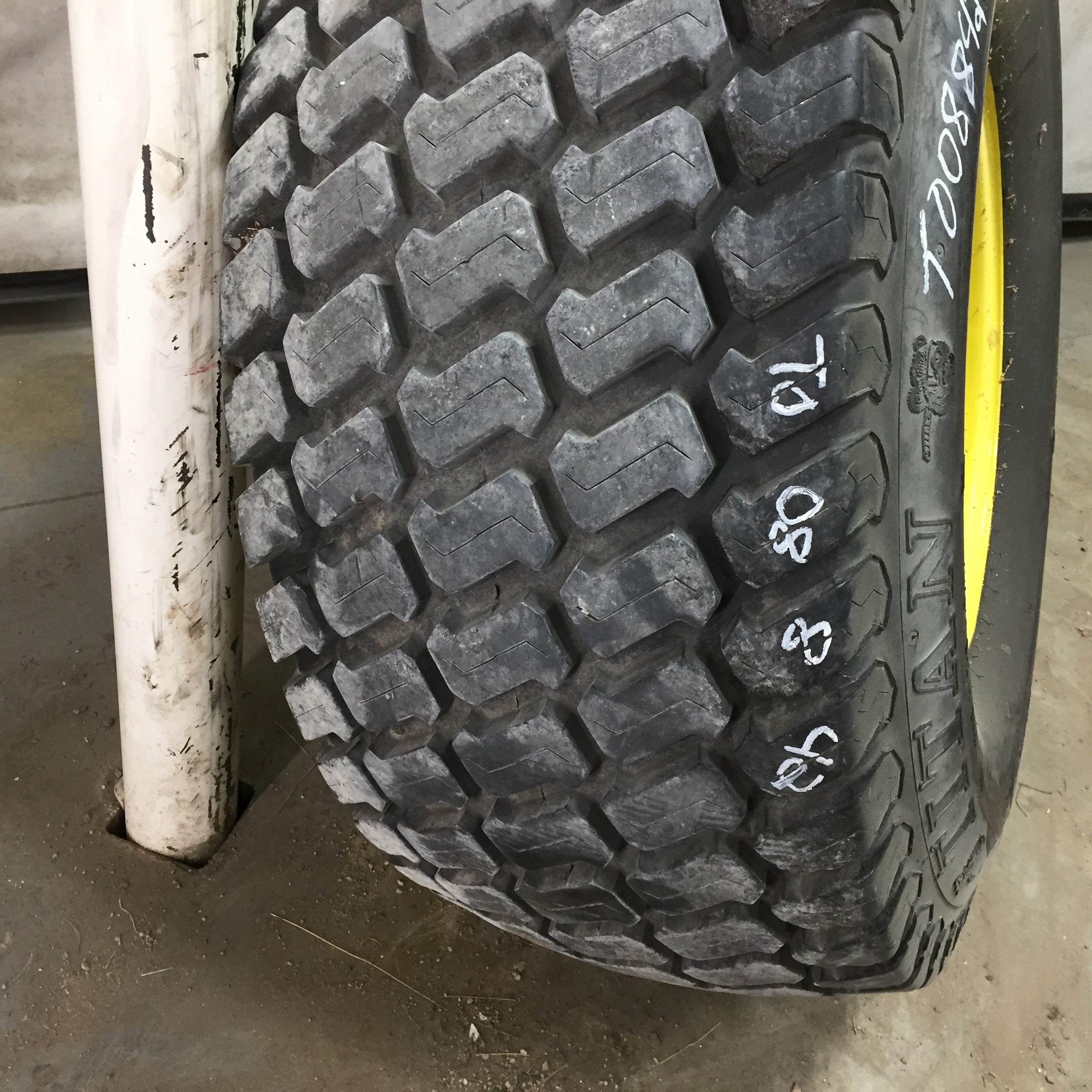 44/18.00-20 Titan Farm Multi Trac C/S HF-1 Tire RT008842