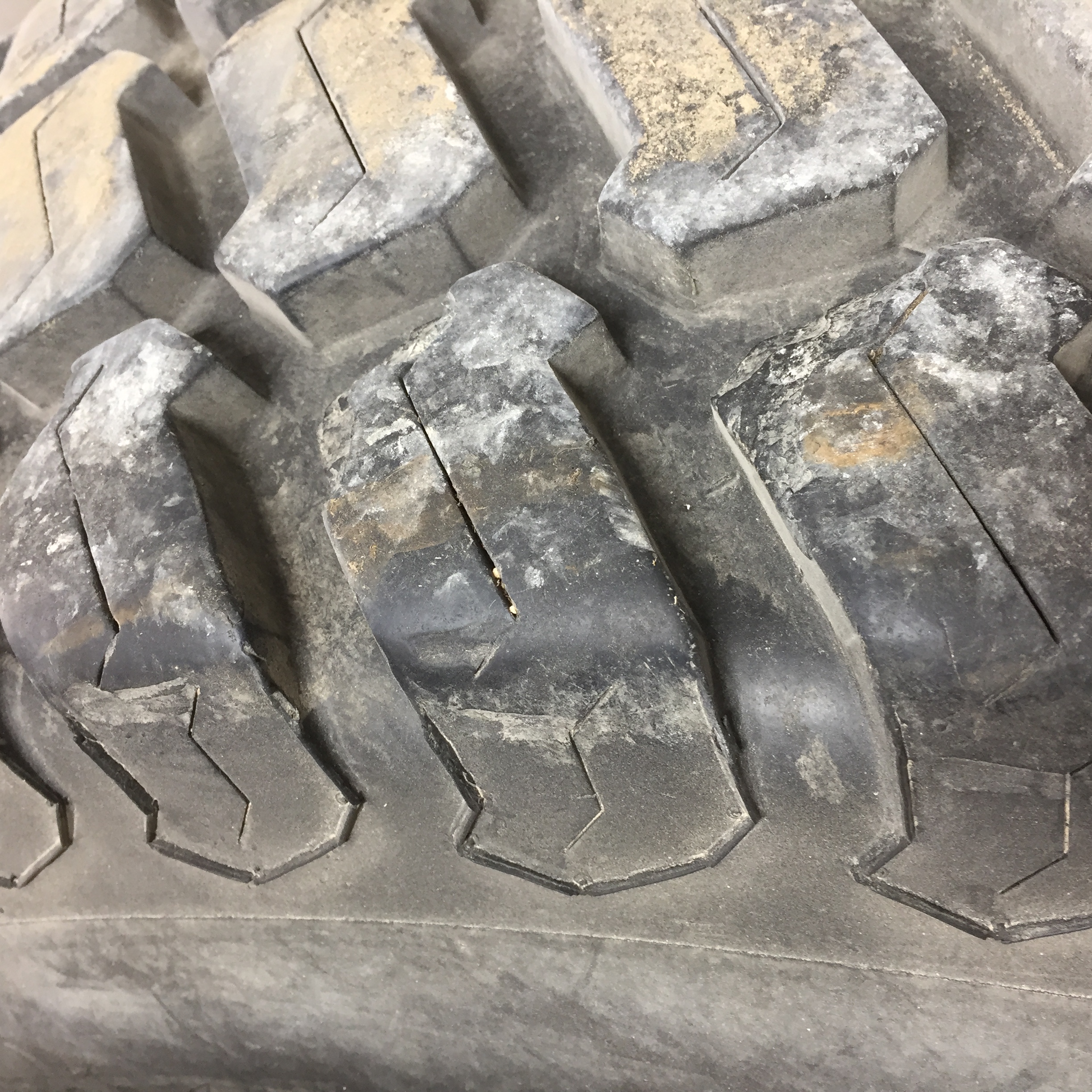44/18.00-20 Titan Farm Multi Trac C/S HF-1 Tire RT008842