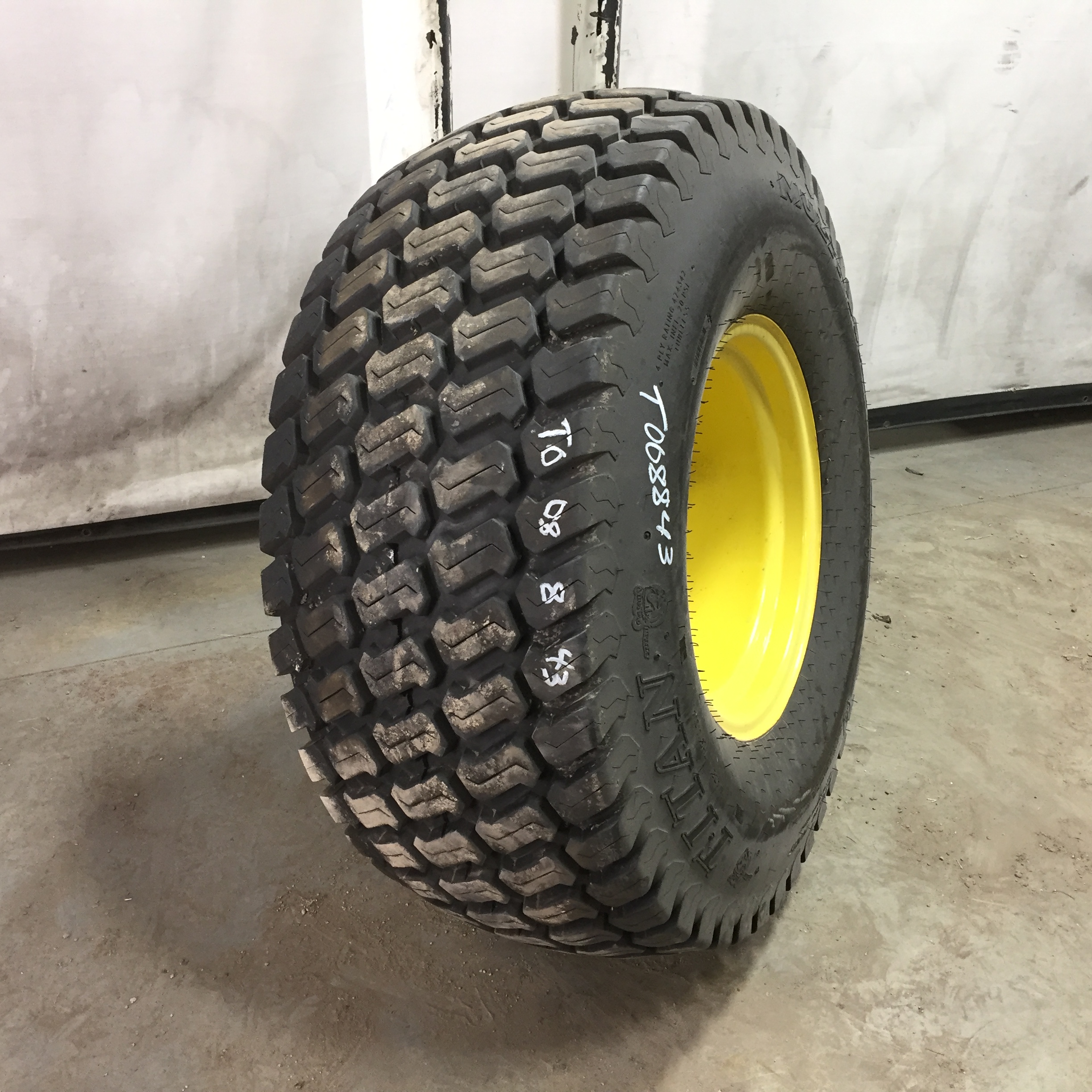 44/18.00-20 Titan Farm Multi Trac C/S HF-1 Tire RT008843