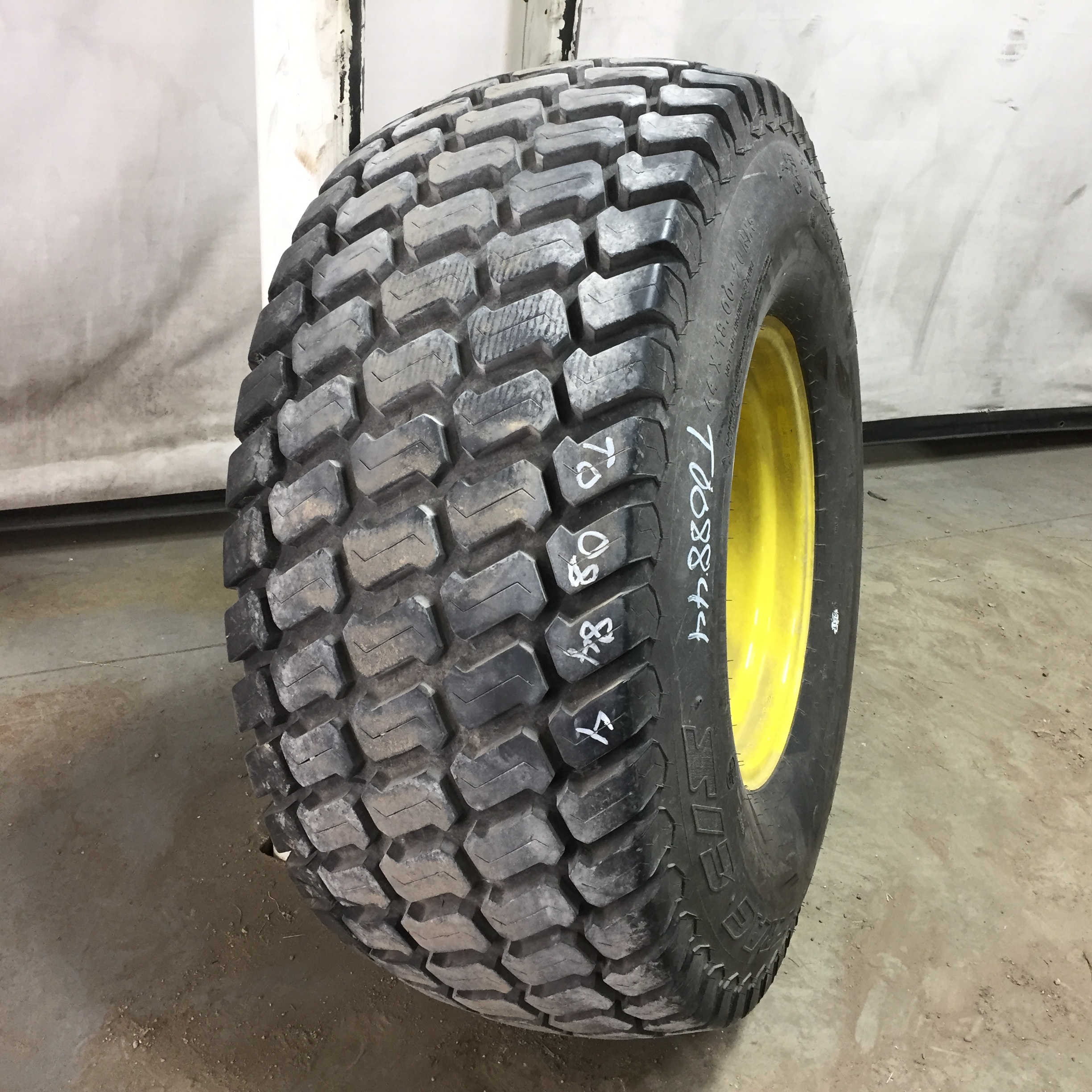 44/18.00-20 Titan Farm Multi Trac C/S HF-1 Tire RT008844