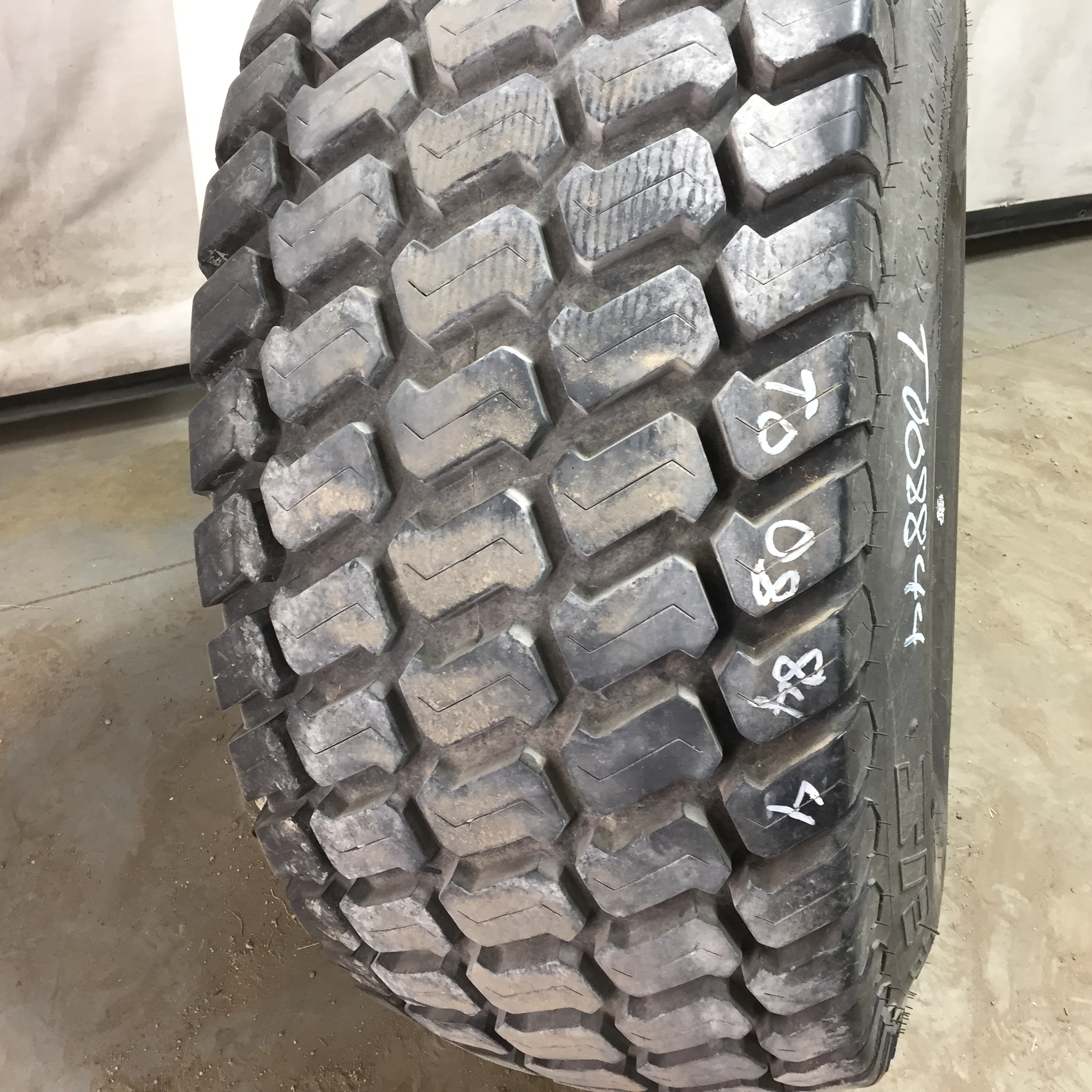 44/18.00-20 Titan Farm Multi Trac C/S HF-1 Tire RT008844