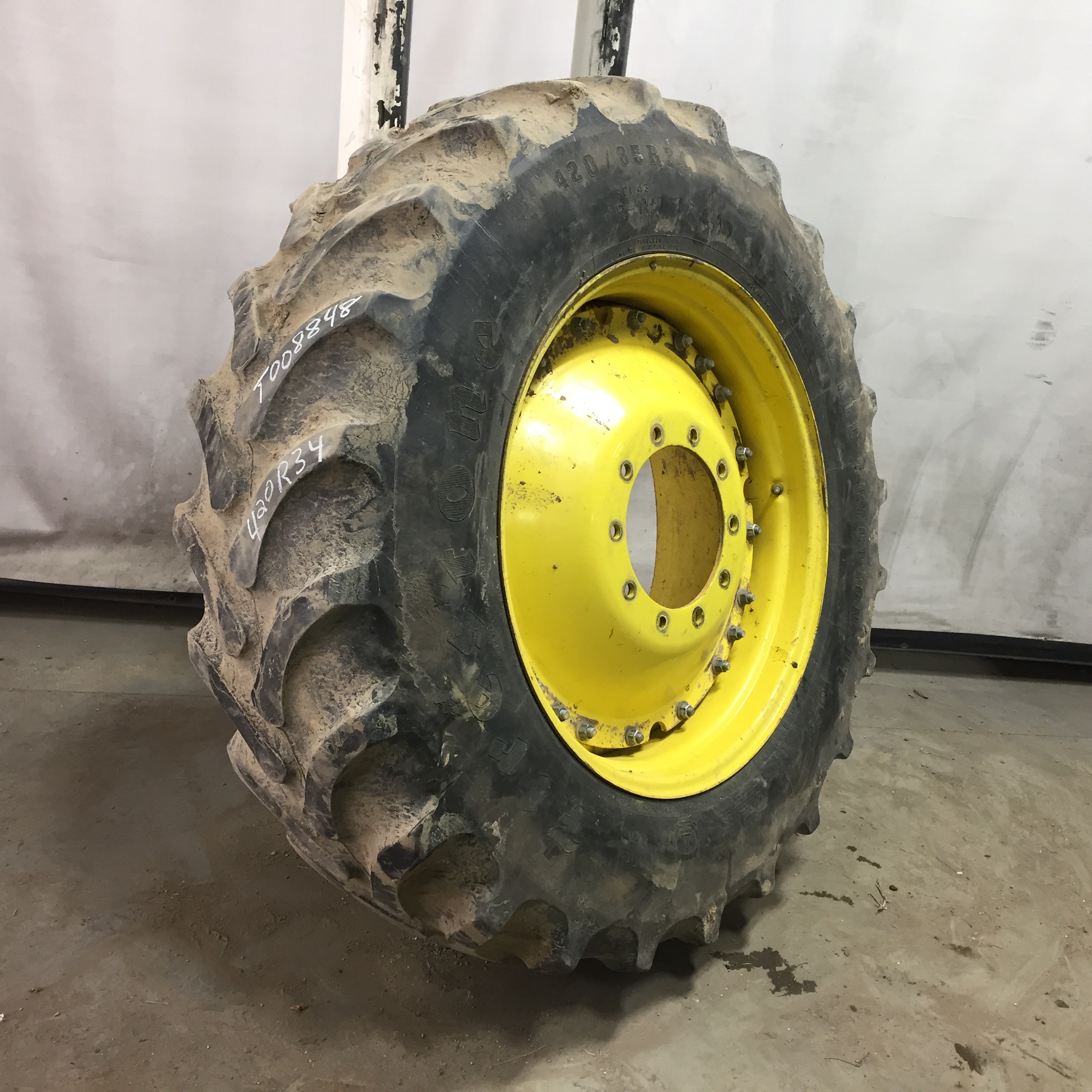 420/85R34 Firestone Radial All Traction DT R-1W Waffle Wheel (Groups of 3 bolts) Tire-Wheel Assembly T008848