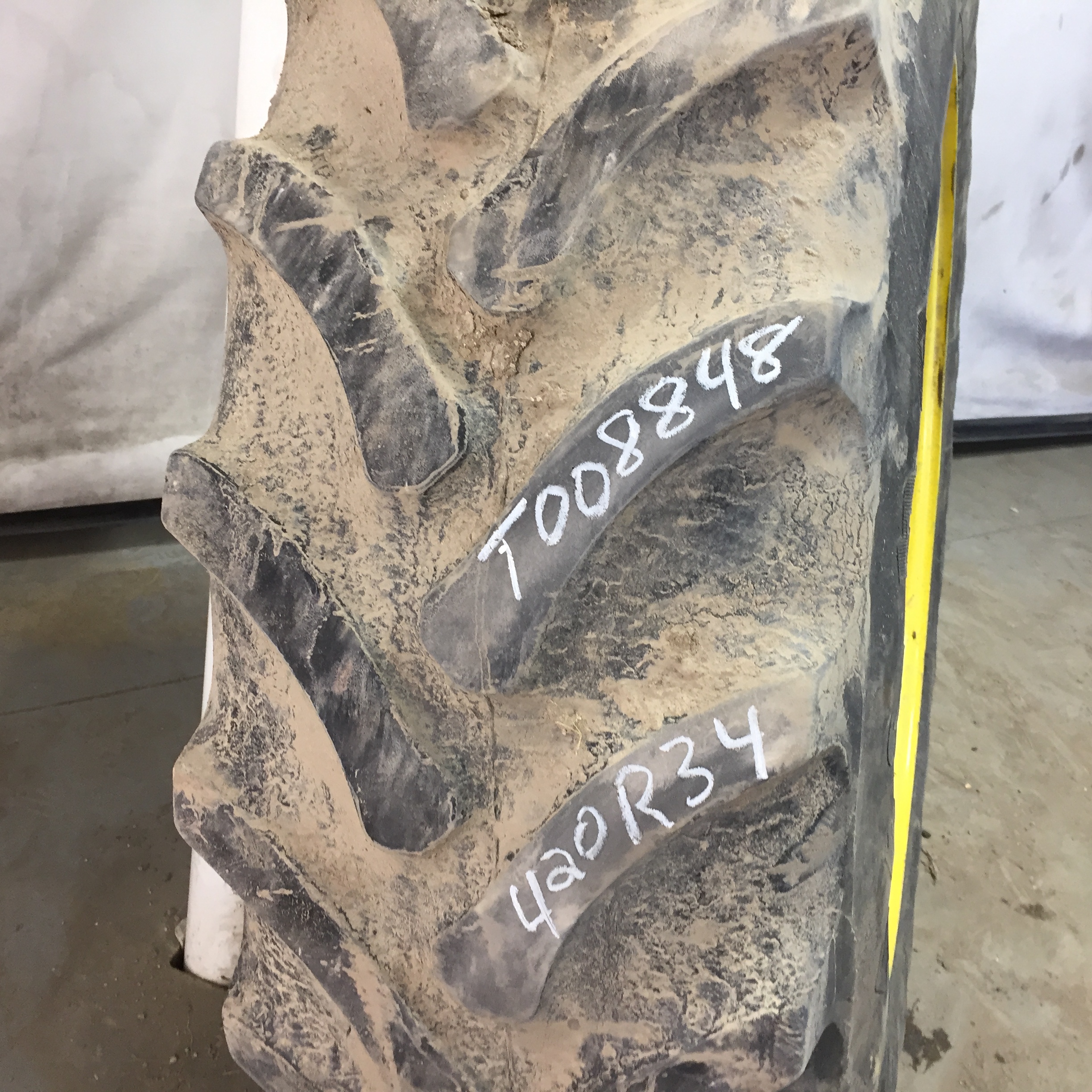 420/85R34 Firestone Radial All Traction DT R-1W Tire RT008848