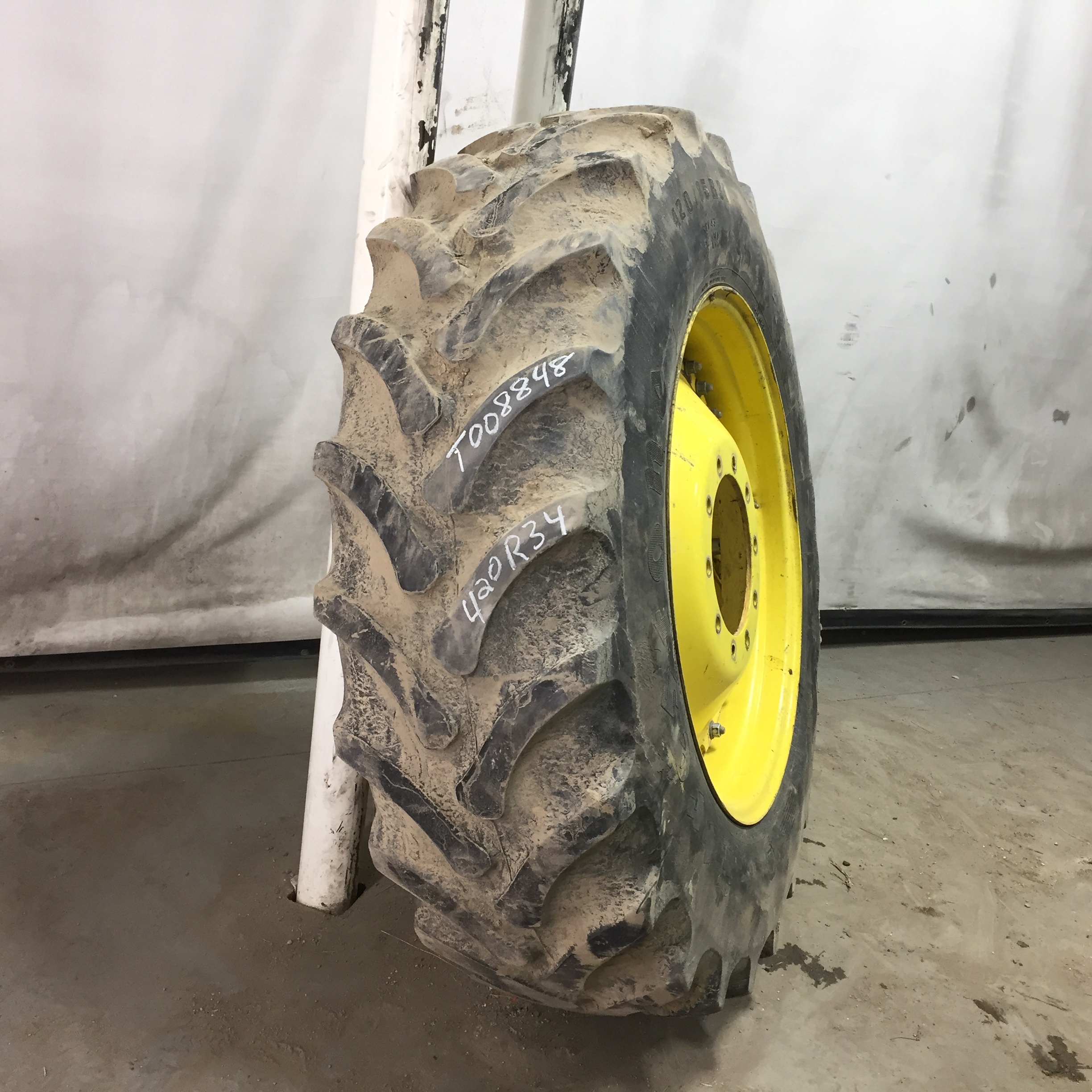 420/85R34 Firestone Radial All Traction DT R-1W Tire RT008848