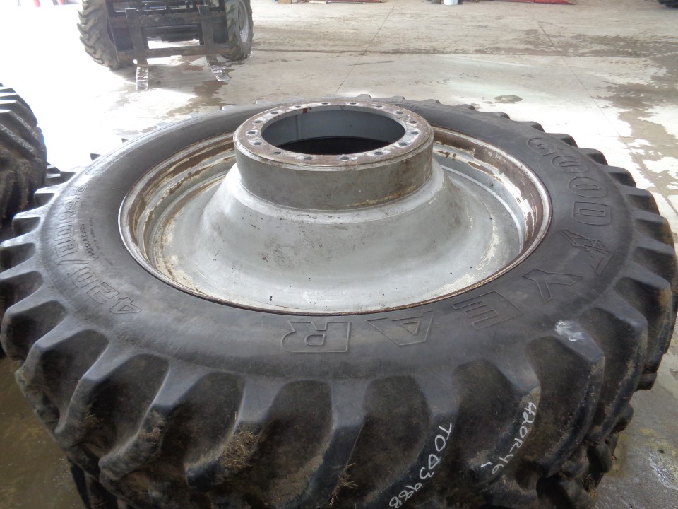 46''D x 16''W Straddle Dual Wheel WT003988