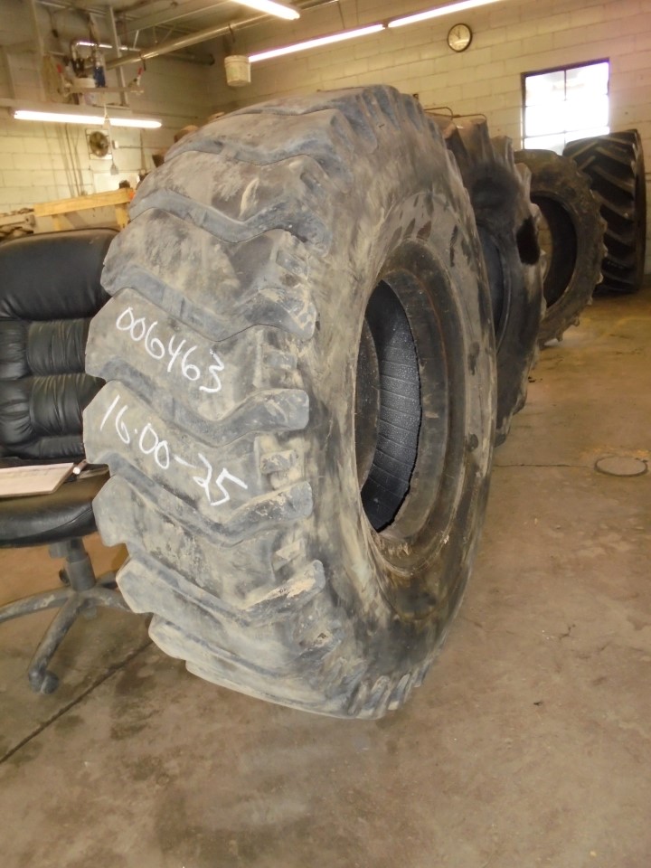 16.00/-25 Miscellaneous E-3/L-3 Tire 006463