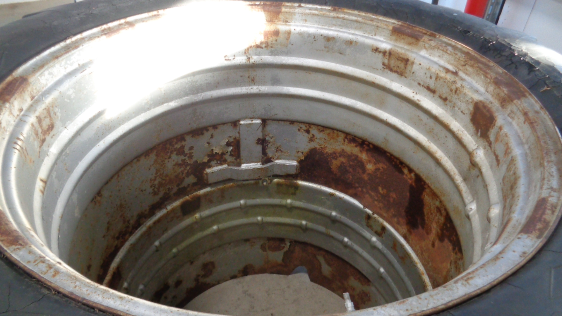 38''D x 16''W Band Dual w/Bkts Wheel WT004012