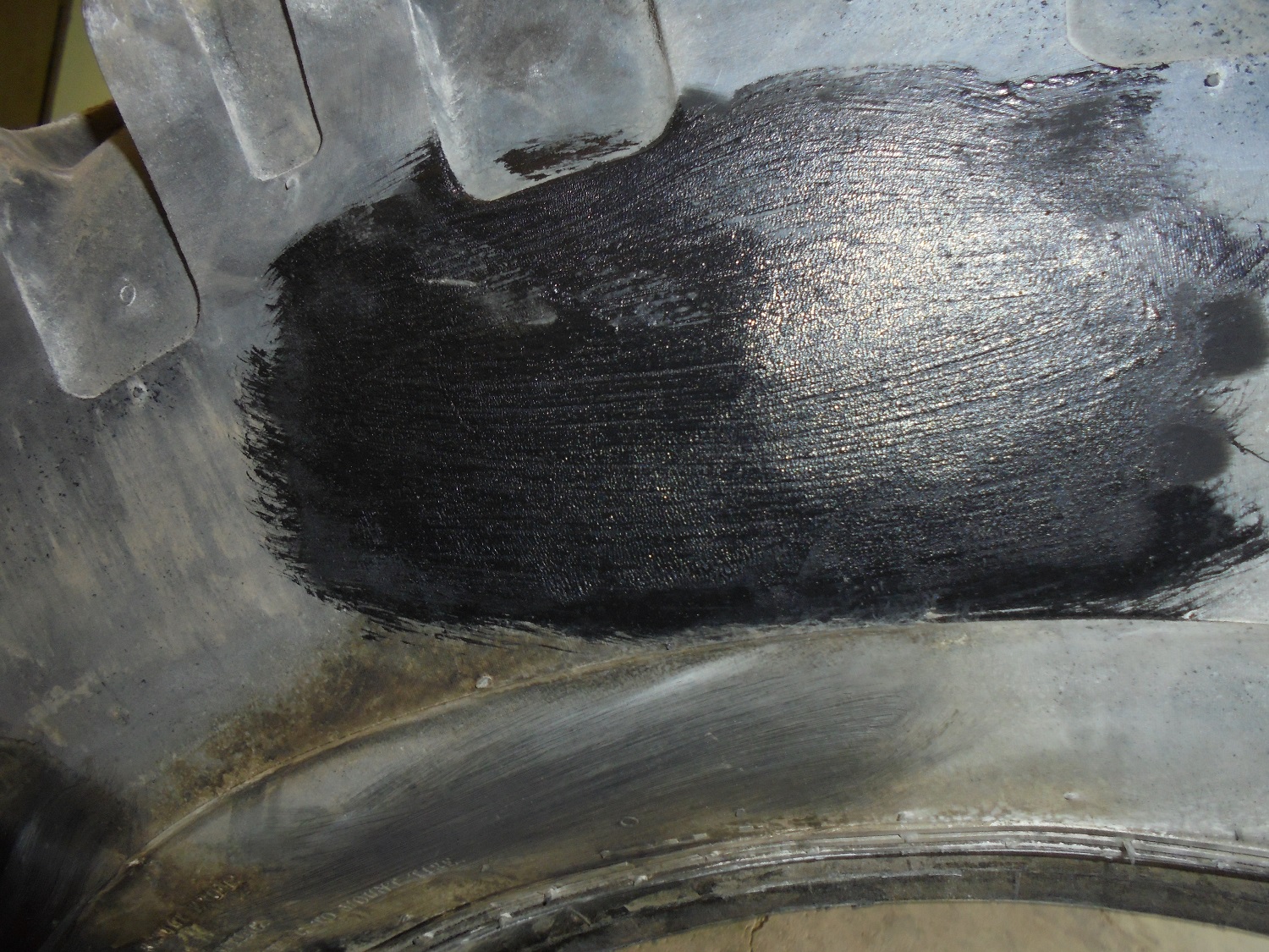 16.00/-25 Miscellaneous E-3/L-3 Tire 006463