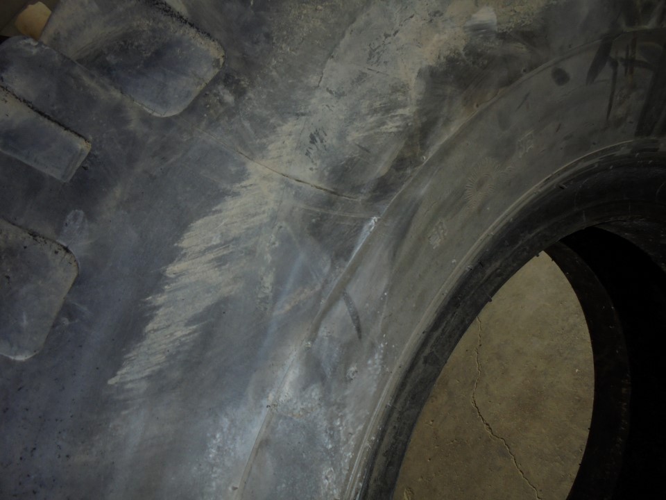 16.00/-25 Miscellaneous E-3/L-3 Tire 006463