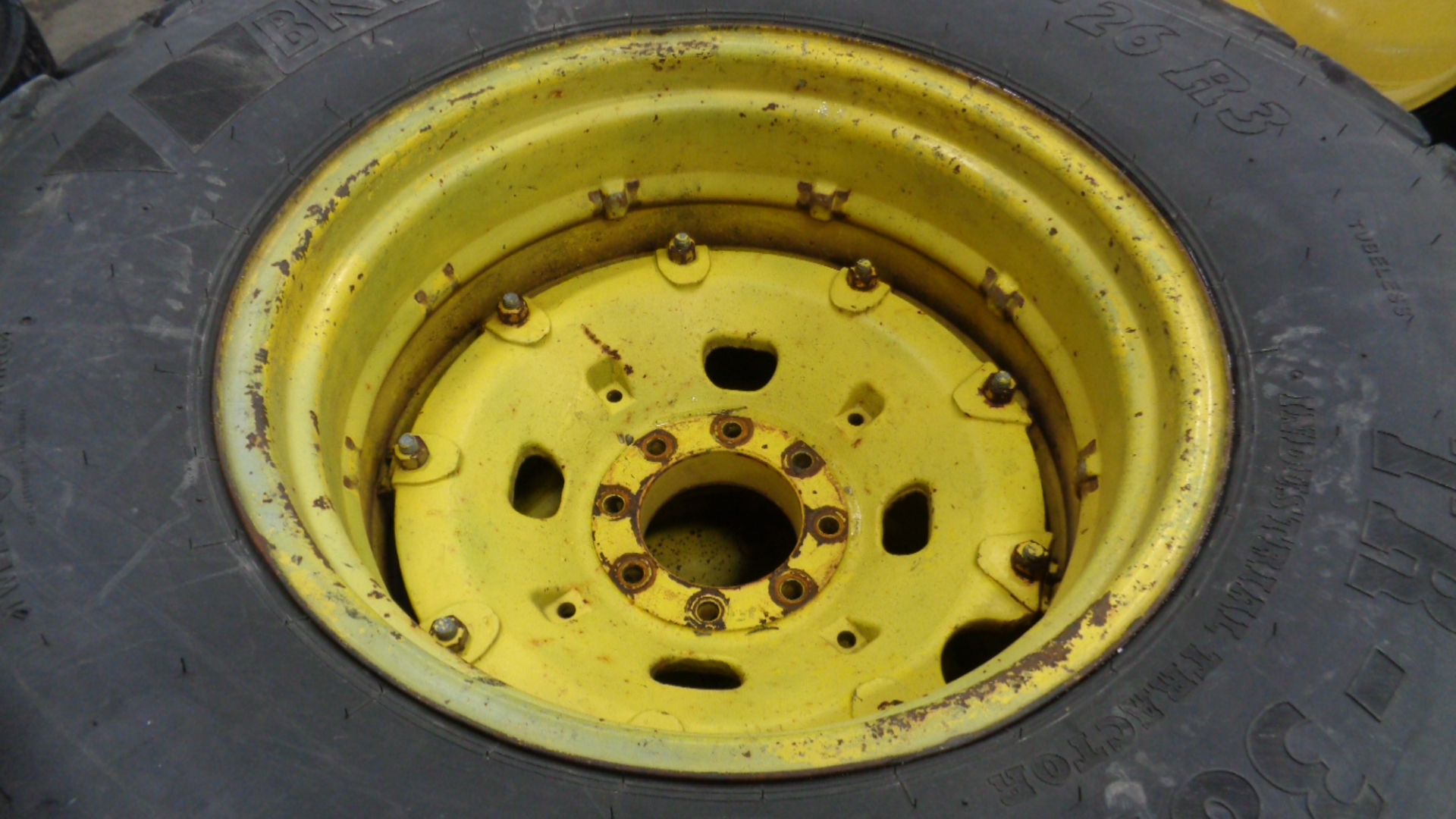 26'' Double Bevel Ag Rim Center WT004048CTR