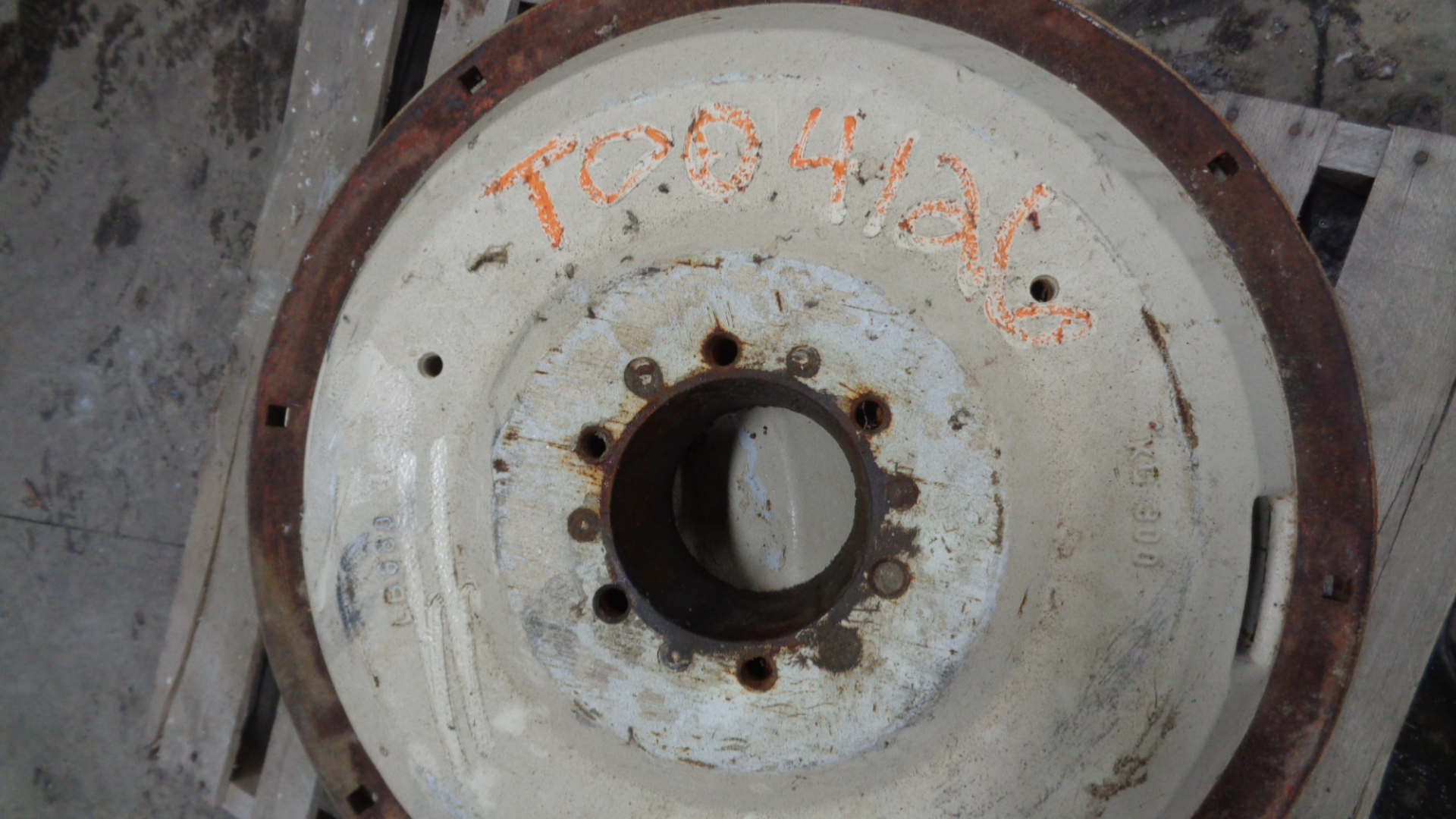 38'' Cast Style Rim Center T004126