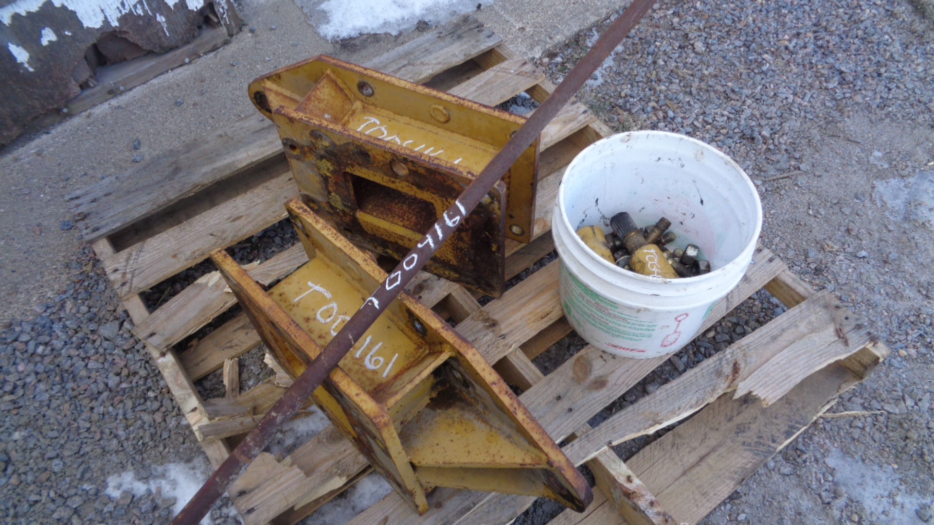 Combine Frame Extension, w/Shafts, Hdw & Truss Rod Combine Frame Extension T004161