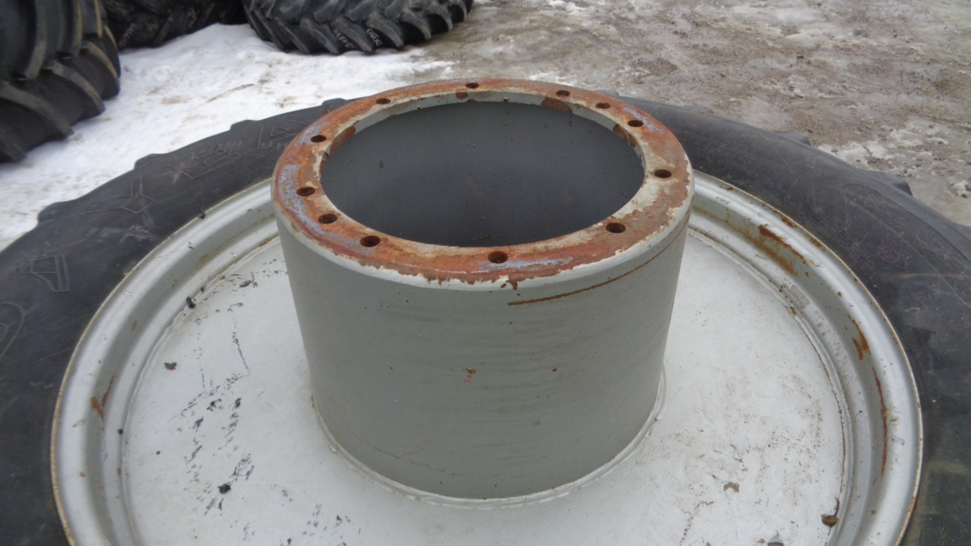 42''D x 16''W Straddle Dual Wheel WT004110