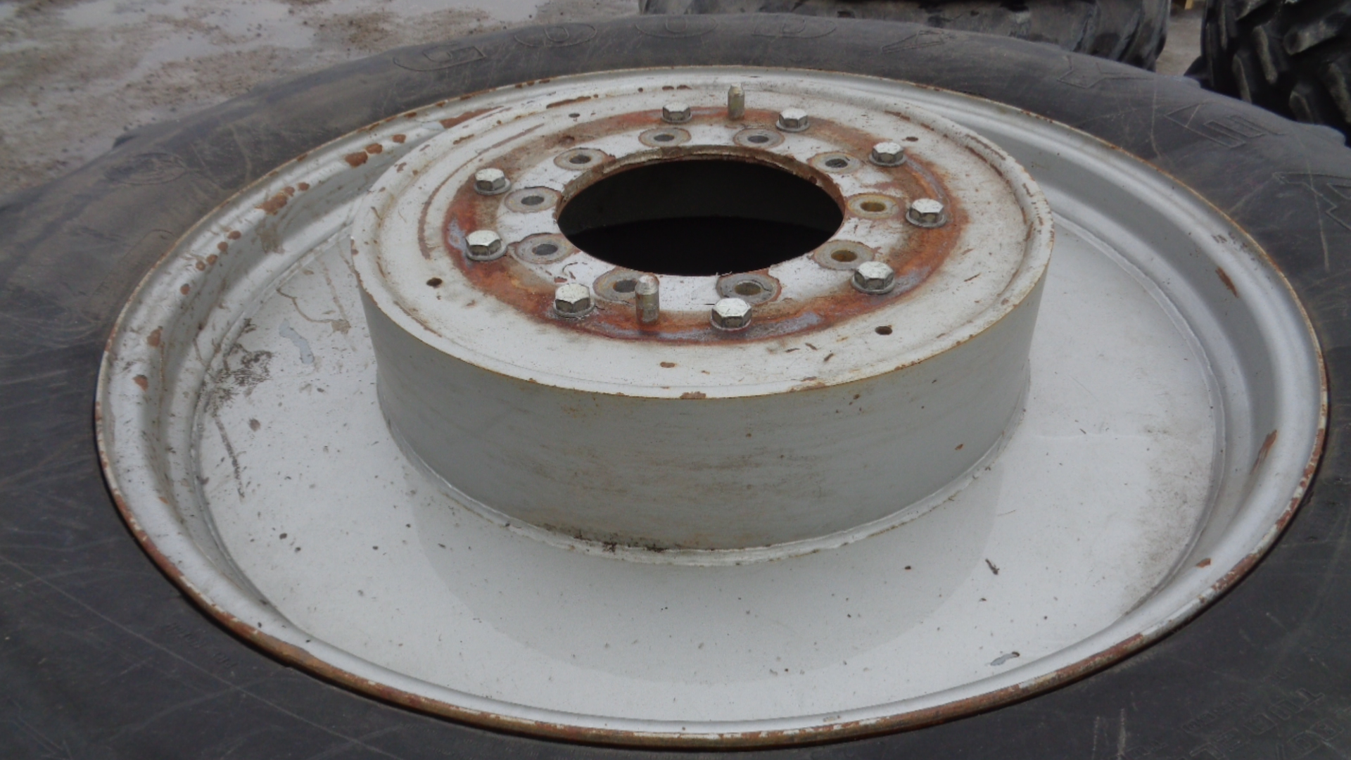 42''D x 16''W Straddle Dual Wheel WT004112