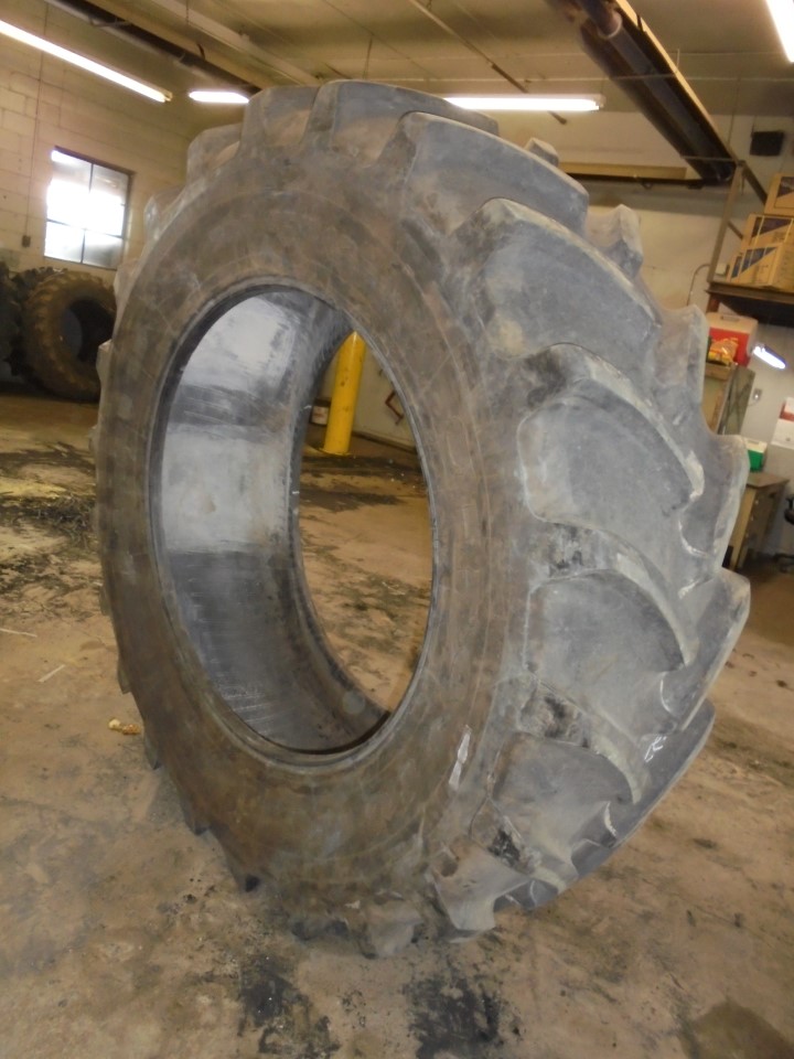 520/85R42 Firestone Performer 85 R-1W Tire 006527