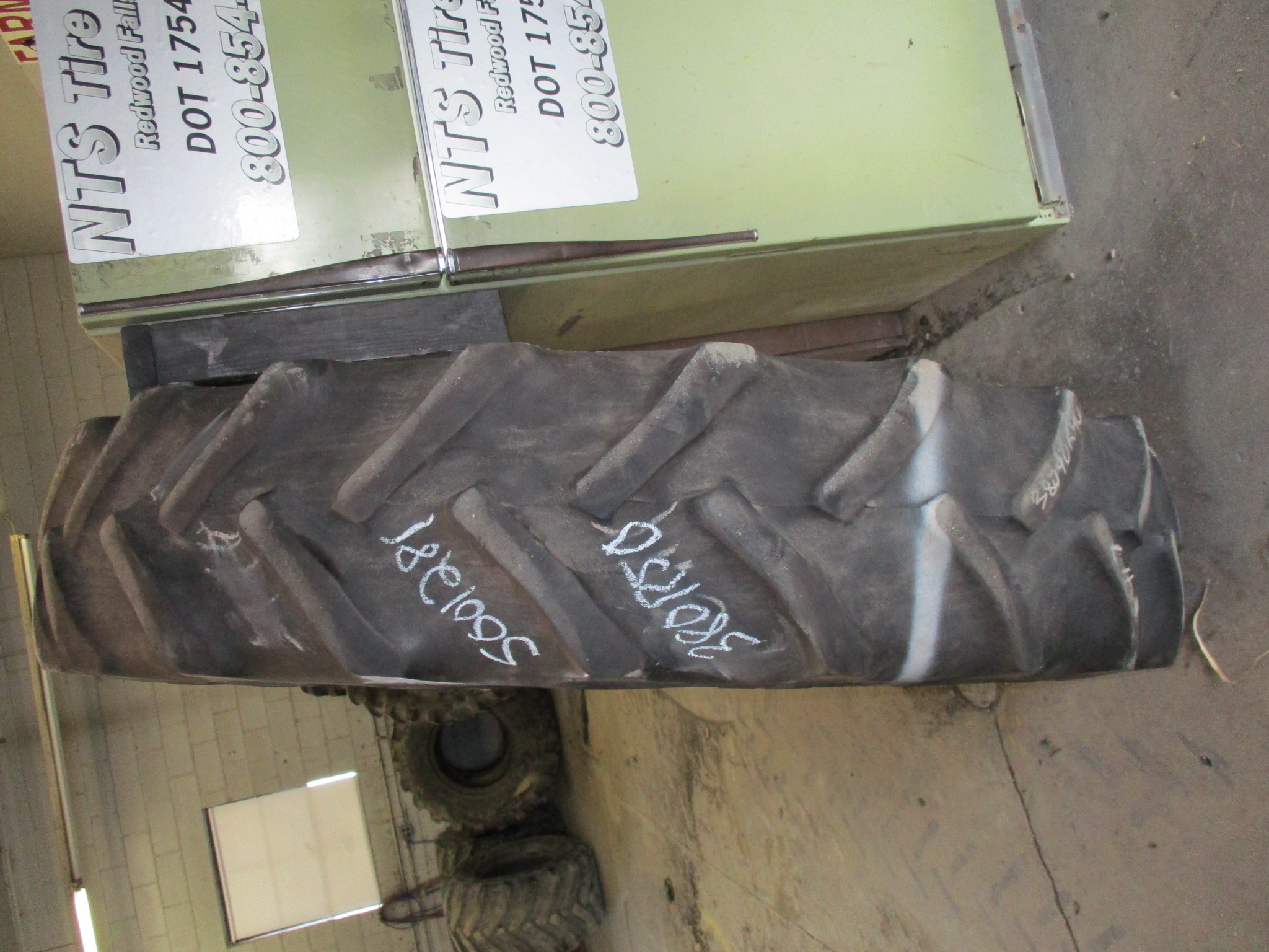 380/90R50 Goodyear Farm DT800 Optitrac R-1W Tire S001281