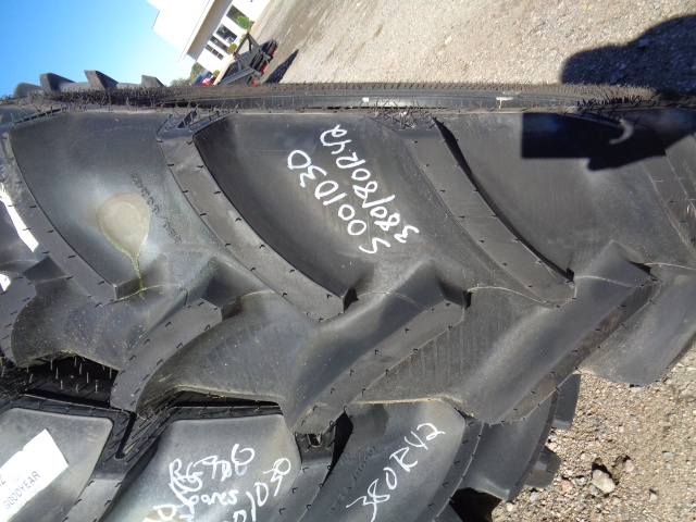380/80R42 Goodyear Farm DT800 Optitrac R-1W Tire S001030