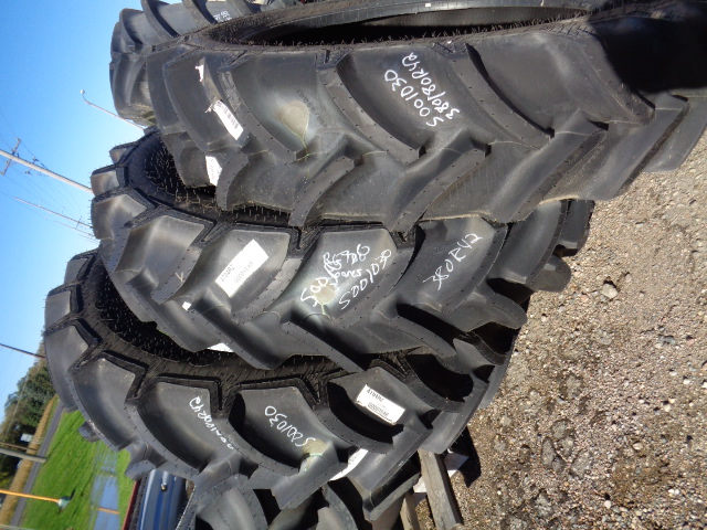 380/80R42 Goodyear Farm DT800 Optitrac R-1W Tire S001030