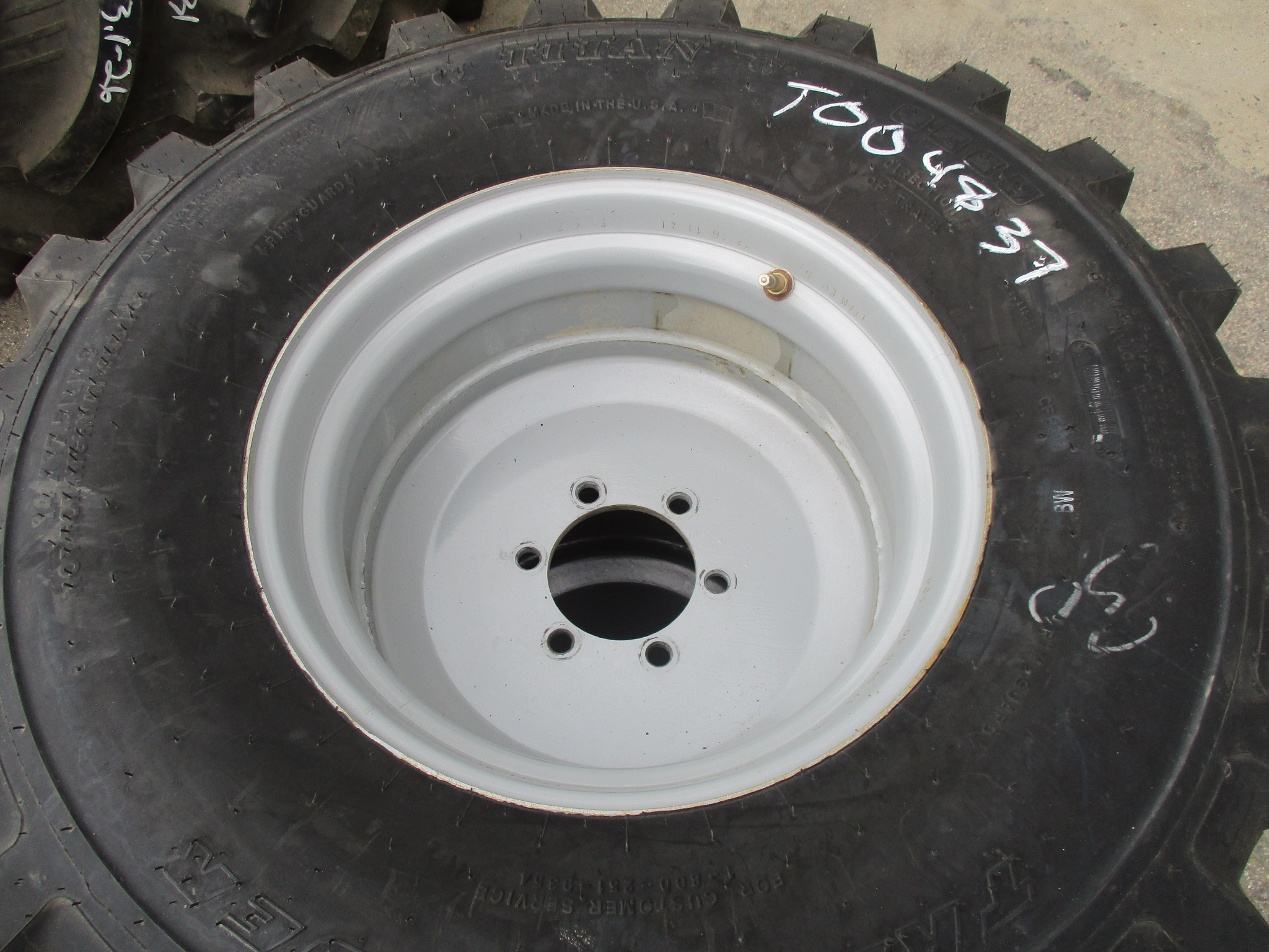 17.5''D x 10.5''W Skid Steer Wheel WT004837