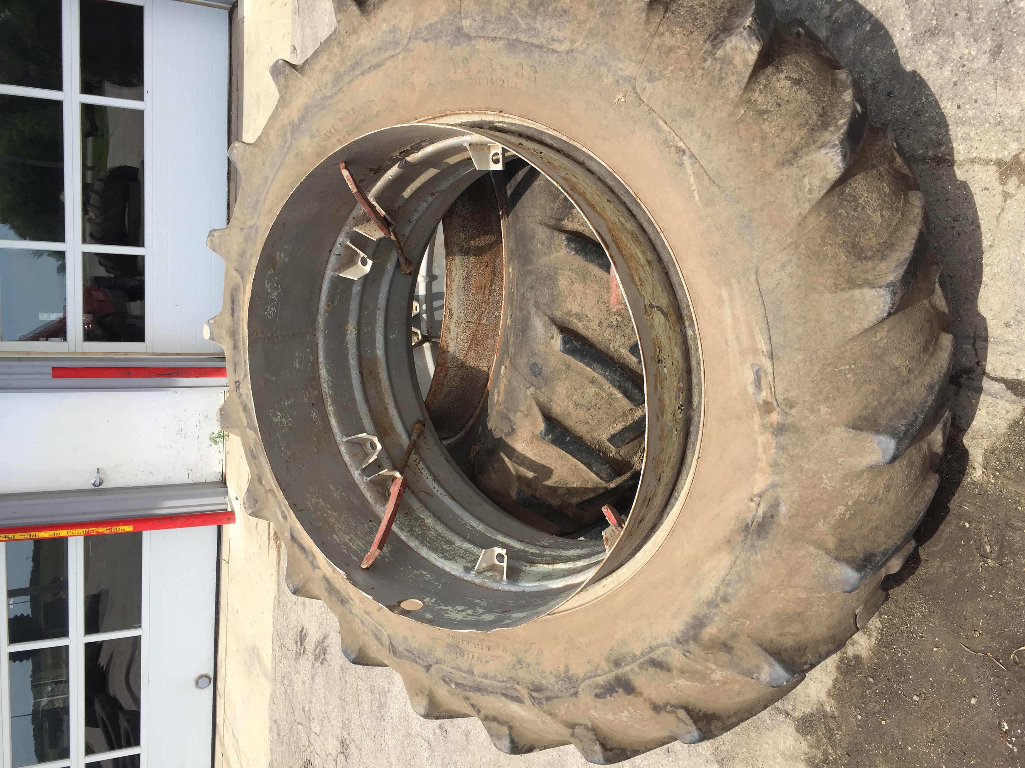 38''D x 16''W Band Dual w/Bkts Wheel WT004876