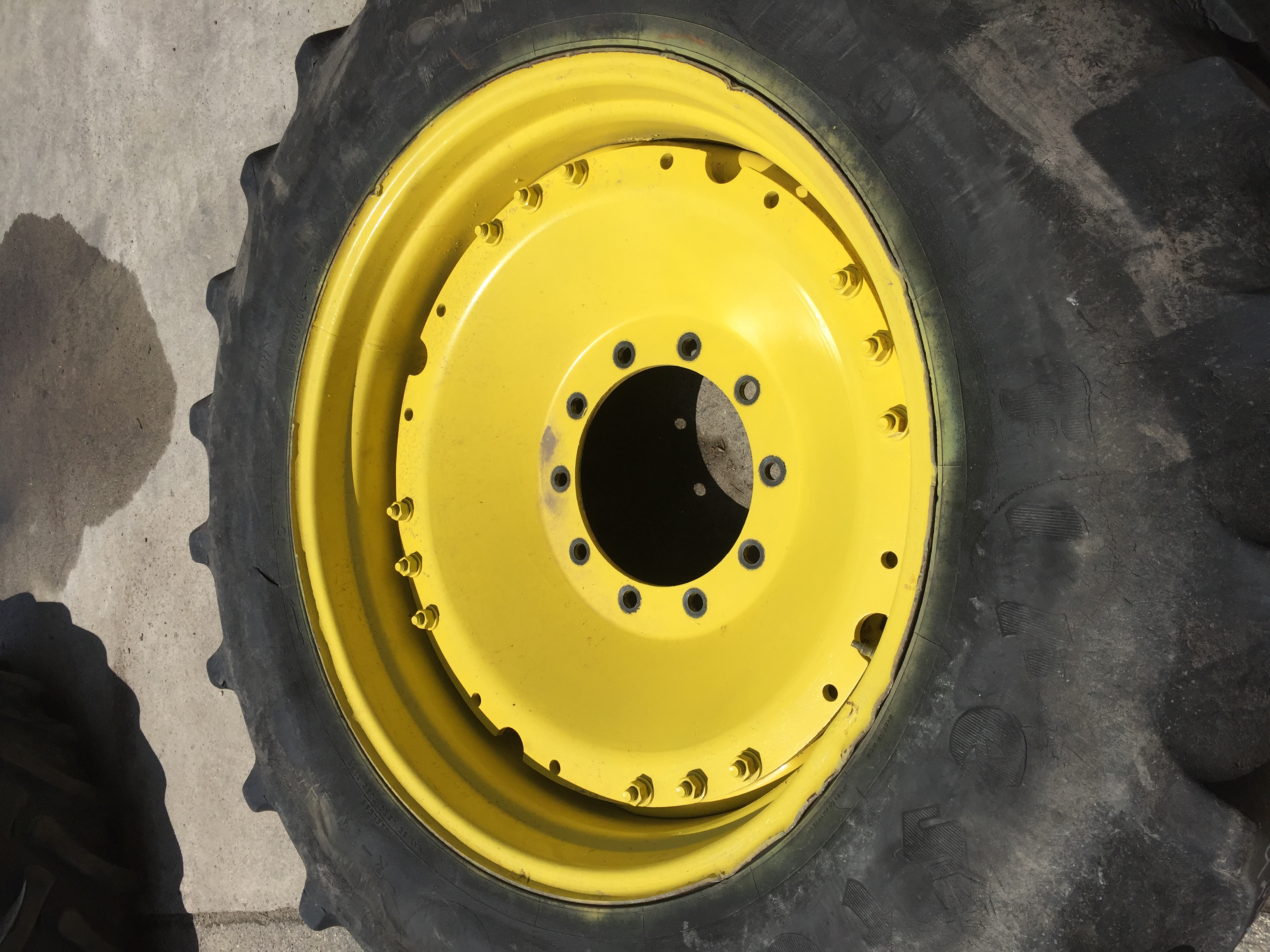 34'' Waffle Wheel (Groups of 3 bolts) Rim Center WT004867CTR