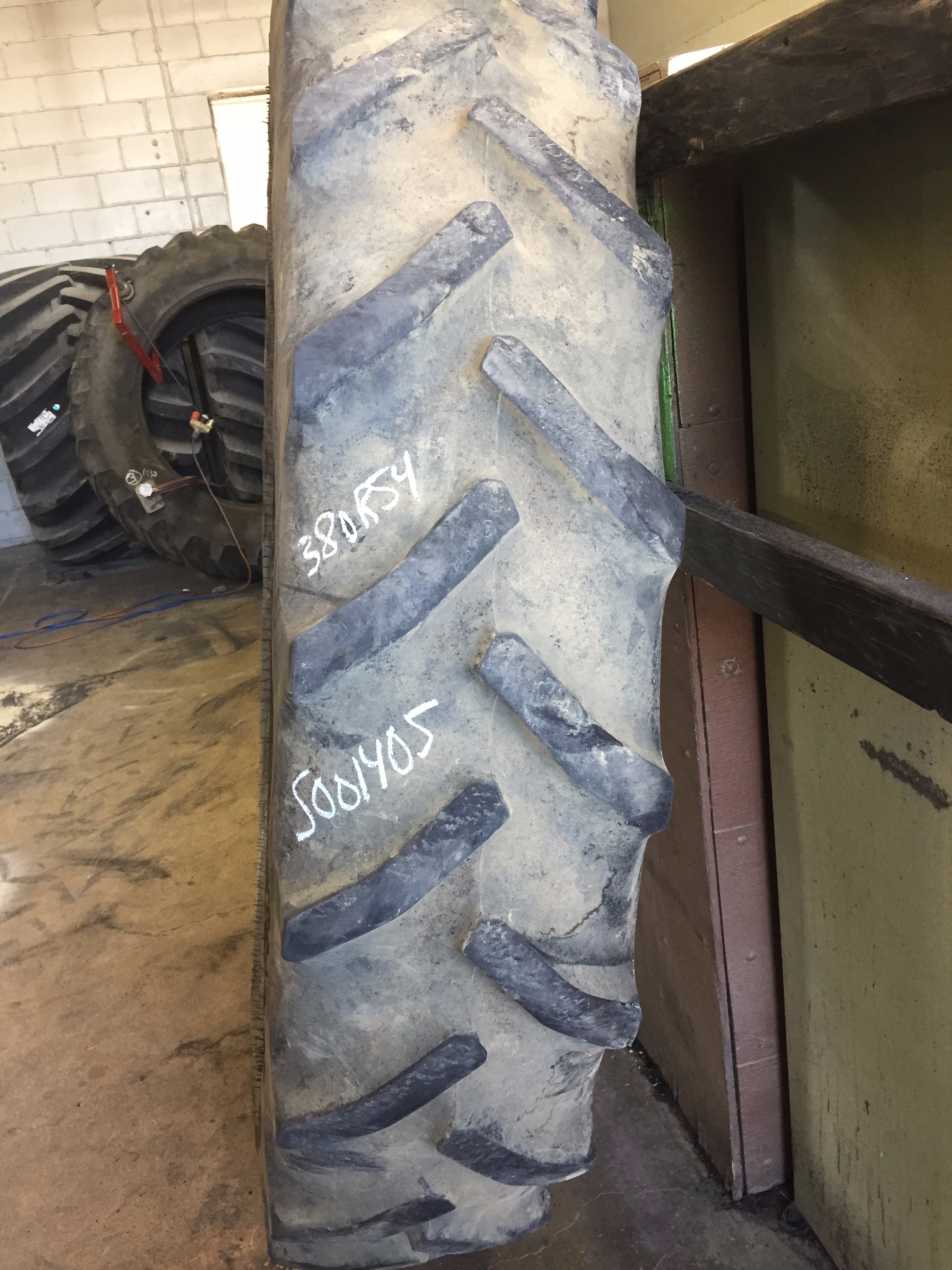 380/90R54 Goodyear Farm DT800 Super Traction R-1W Tire S001405