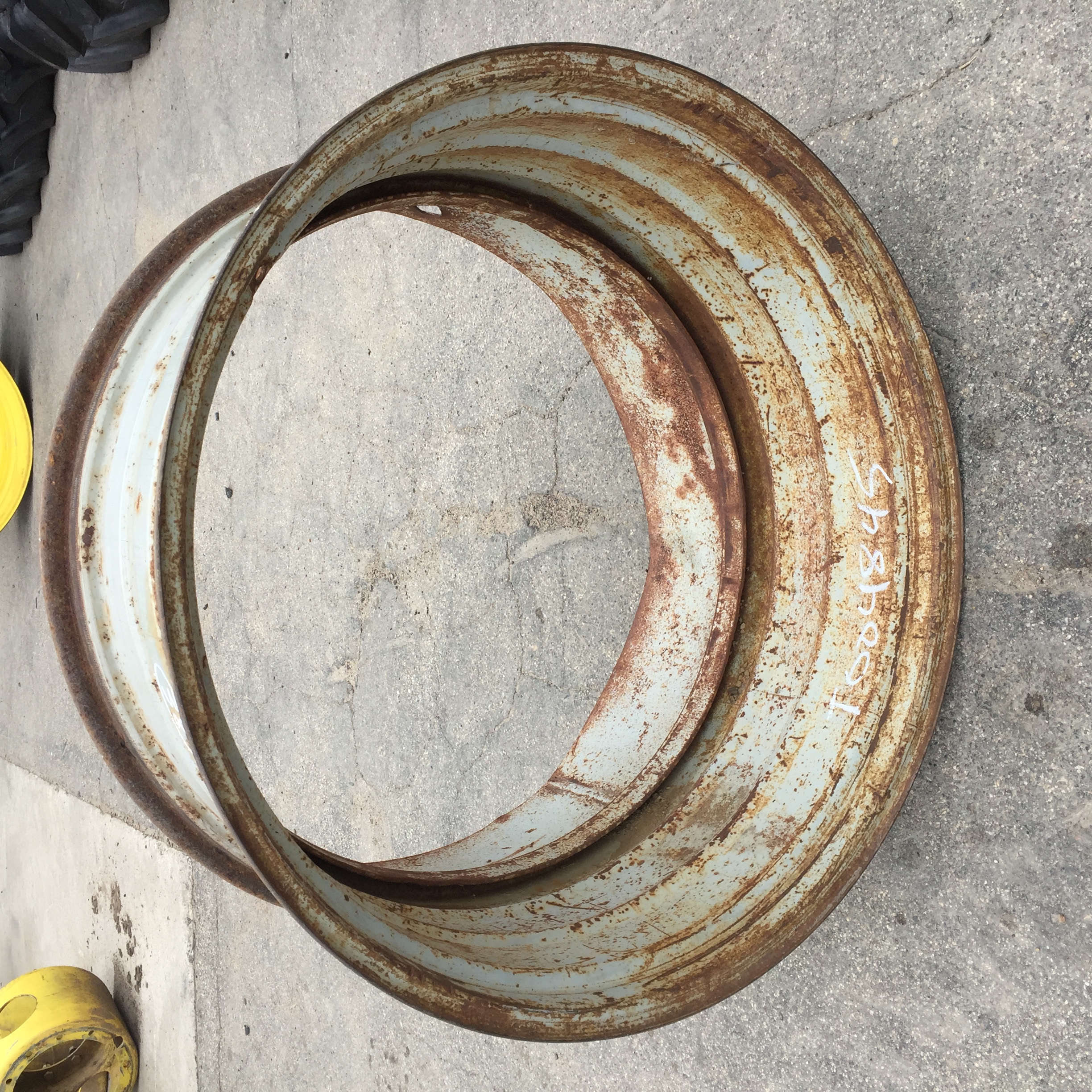 38''D x 16''W Band Dual "L" Rail Wheel T004845