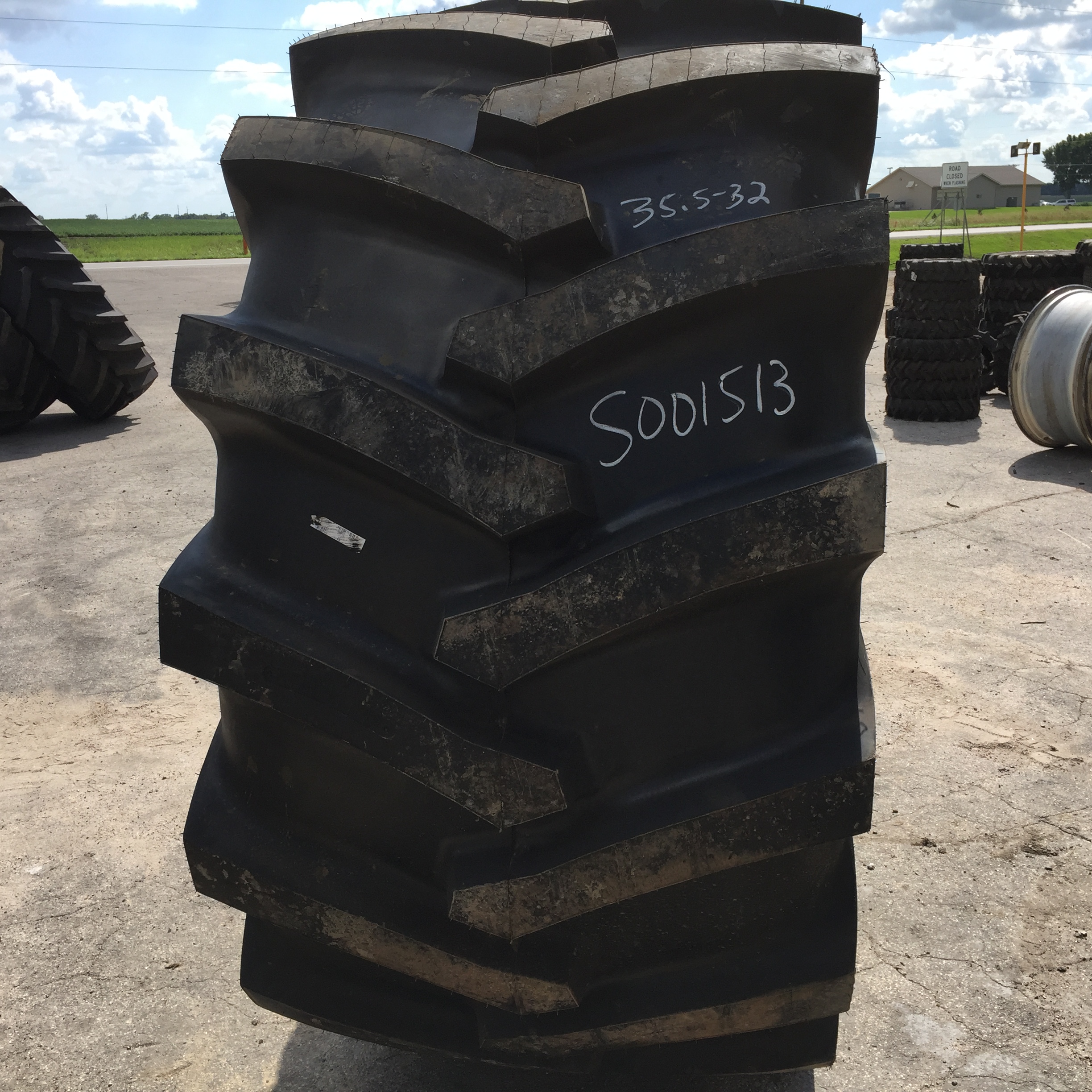 35.5/LB32 Firestone Forestry Special Severe Service DH LS-2 Tire S001513