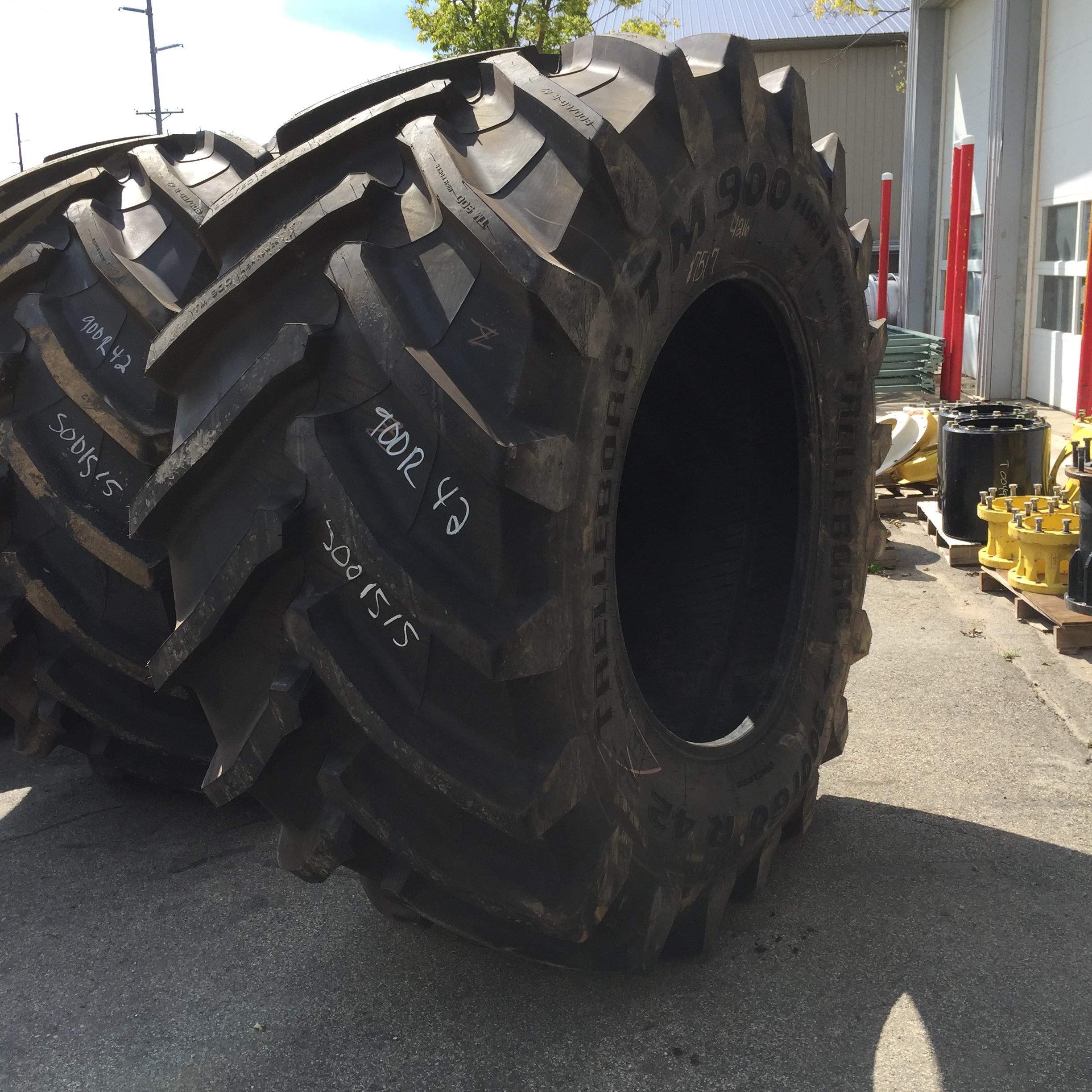 900/60R42 Trelleborg TM900 High Power R-1W Tire S001515