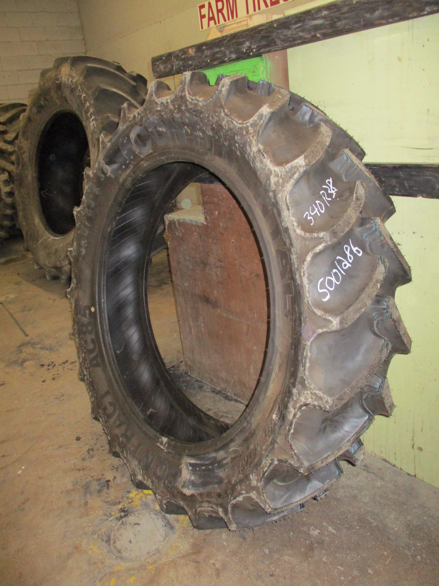 340/85R38 Continental AC85 Contract R-1W Tire S001286