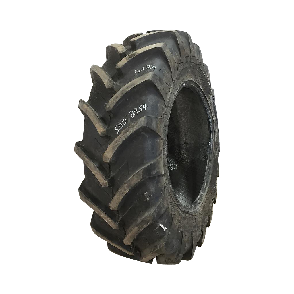 16.9/R30 Michelin AgriBib R-1W Tire S002954