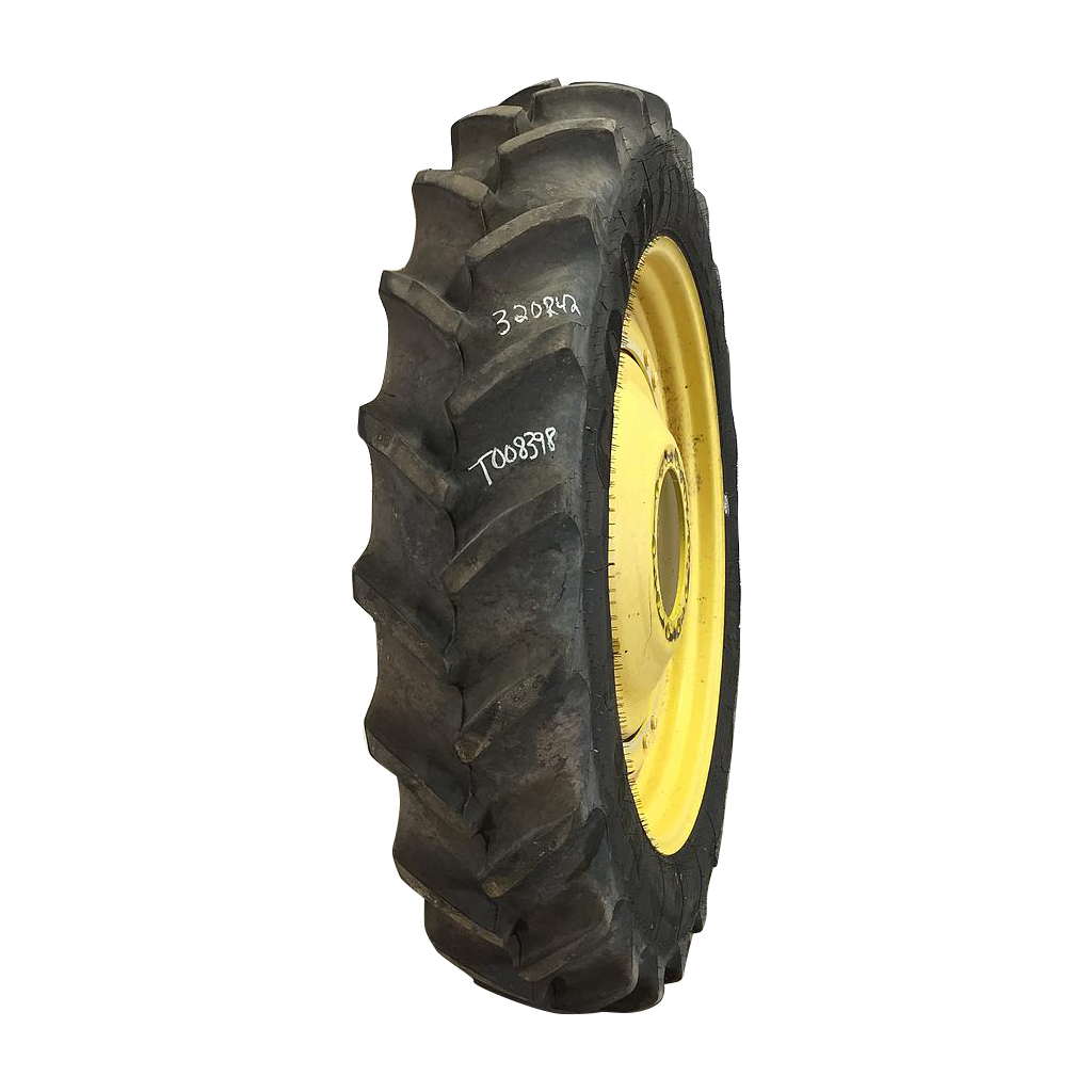 320/90R42 Goodyear Farm DT800 Optitrac R-1W Tire RT008398