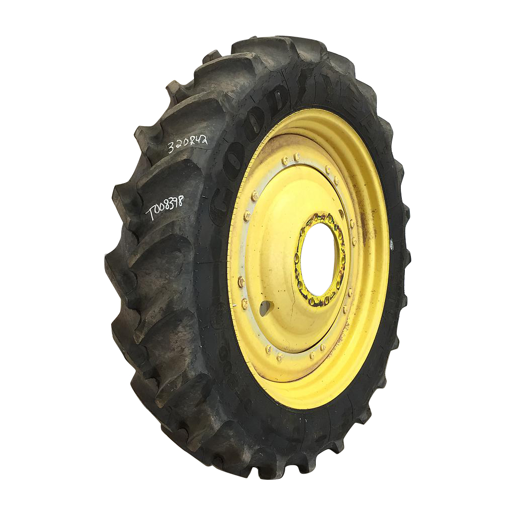 320/90R42 Goodyear Farm DT800 Optitrac R-1W Stub Disc (groups of 2 bolts) Tire-Wheel Assembly T008398