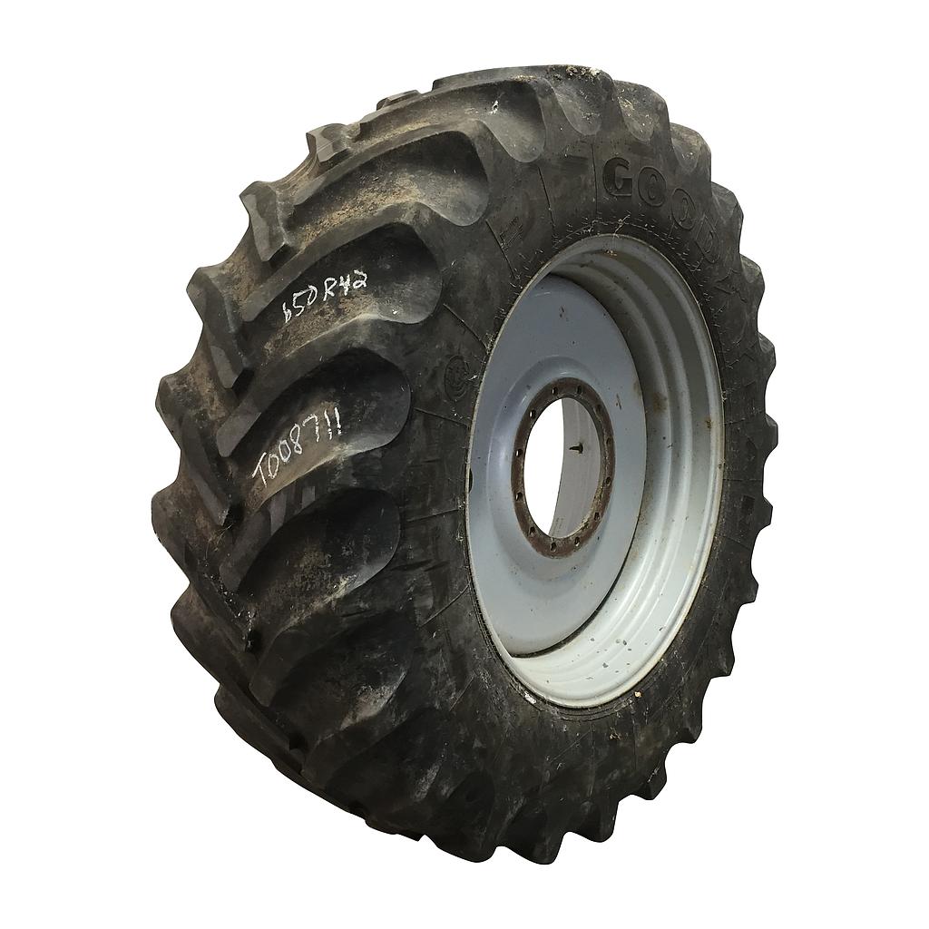 650/65R42 Goodyear Farm DT820 Super Traction R-1W Tire-Wheel Assembly T008711