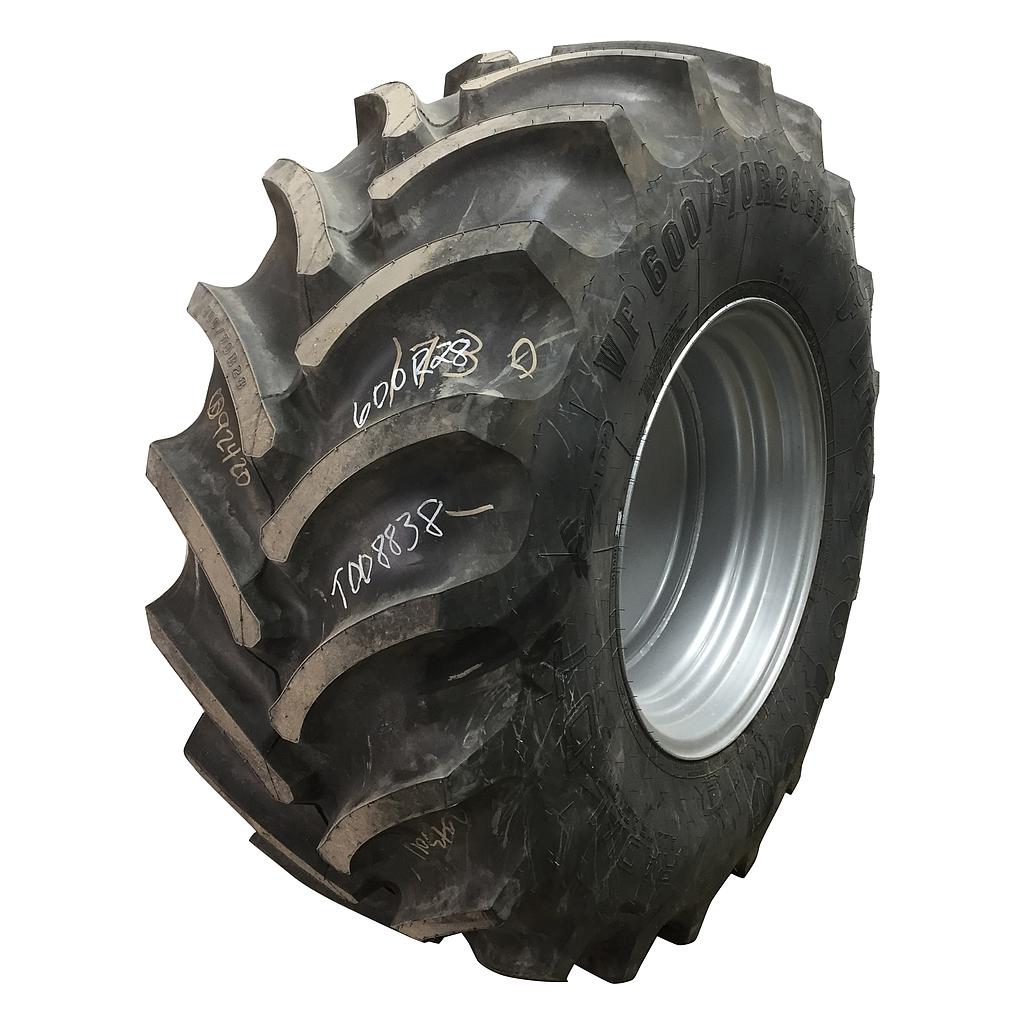 600/70R28 Firestone Radial All Traction DT CFO R-1W Tire-Wheel Assembly T008838